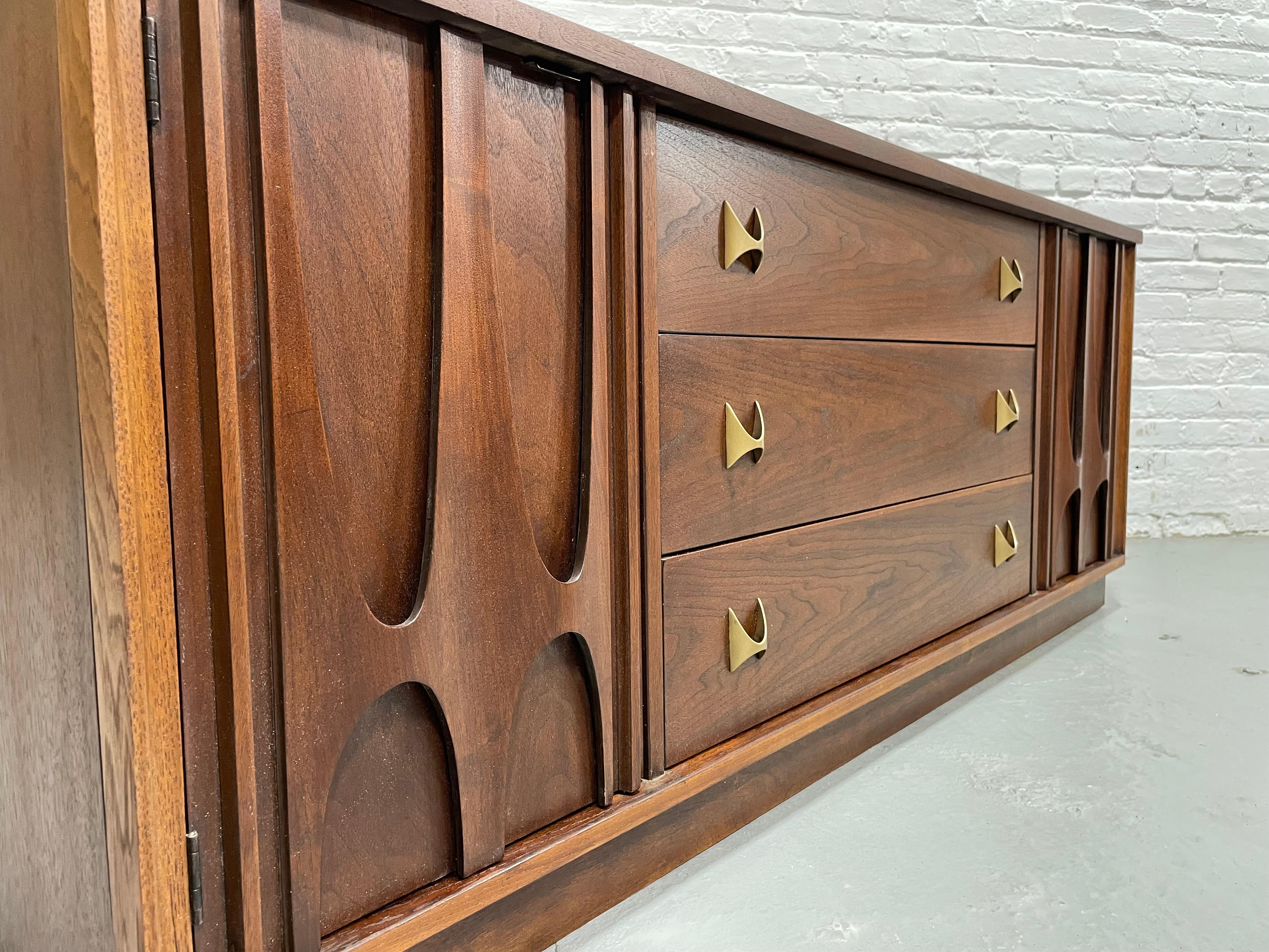 MONUMENTAL Mid Century Modern Broyhill BRASILIA Long DRESSER / Credenza, c. 1960 8
