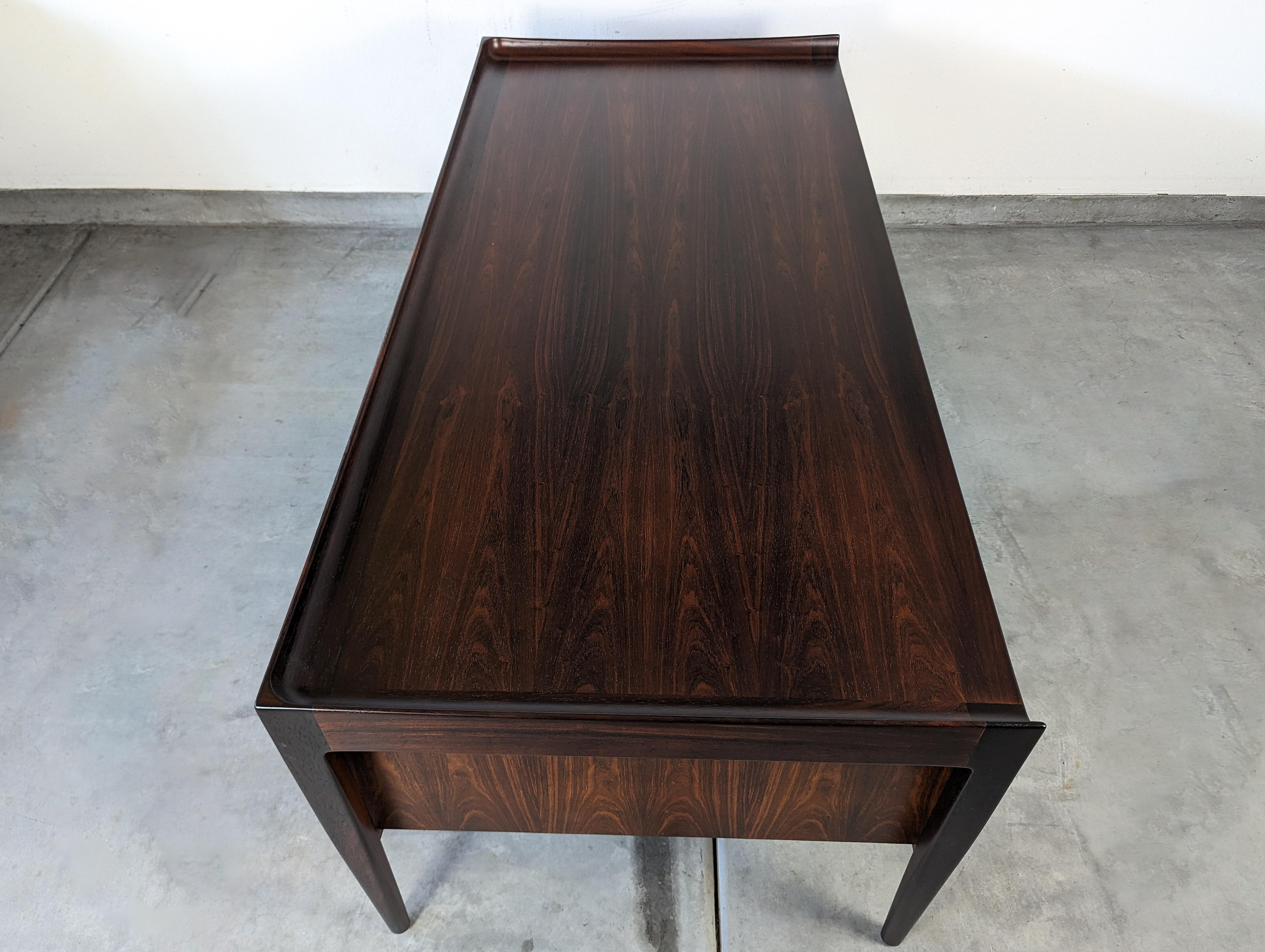Monumental Mid Century Modern Executive Rosewood Scandinavian Desk, c1960s For Sale 5