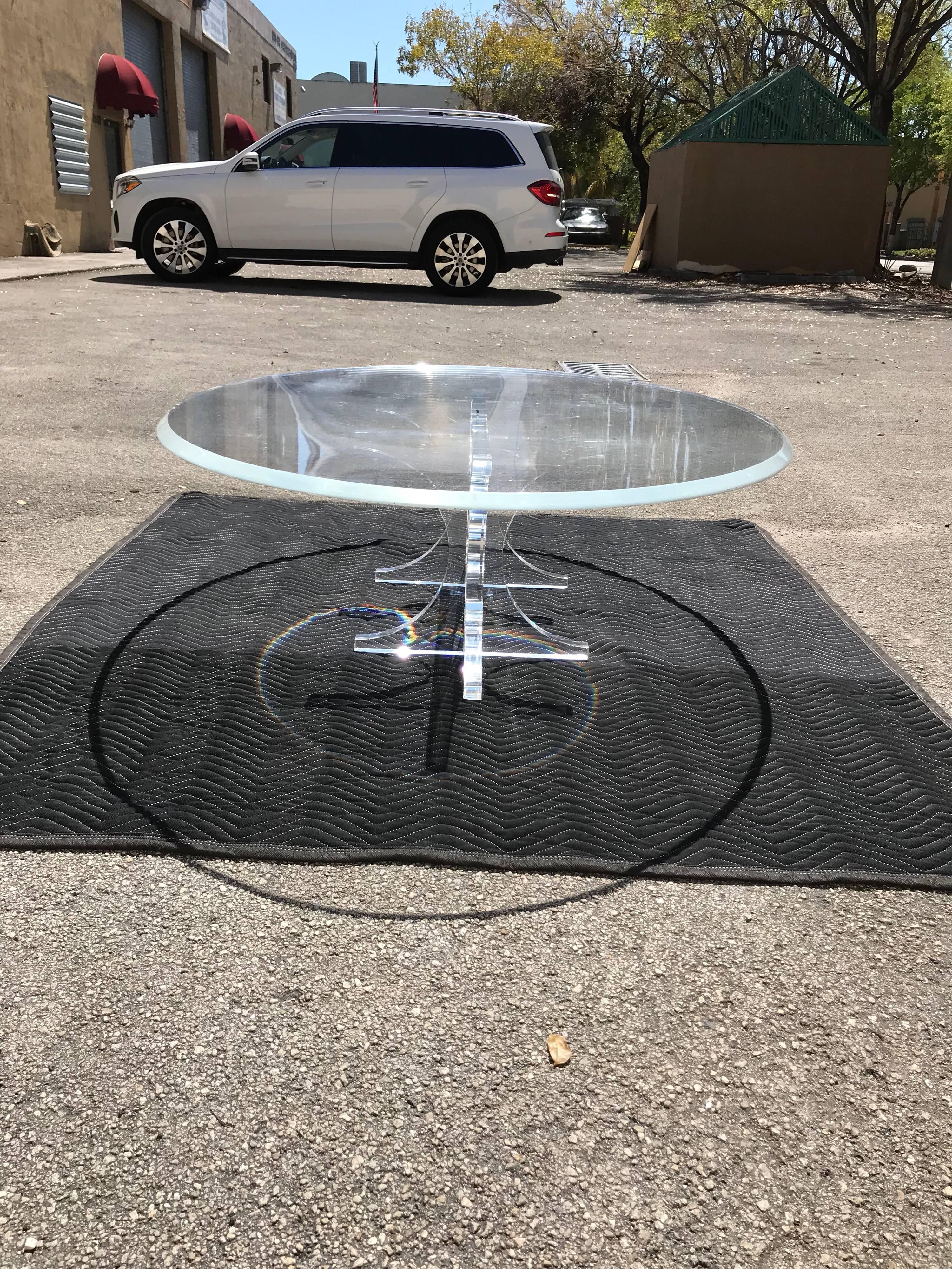 Monumental Mid-Century Modern Oval Lucite Cocktail Table or Coffee Table 5