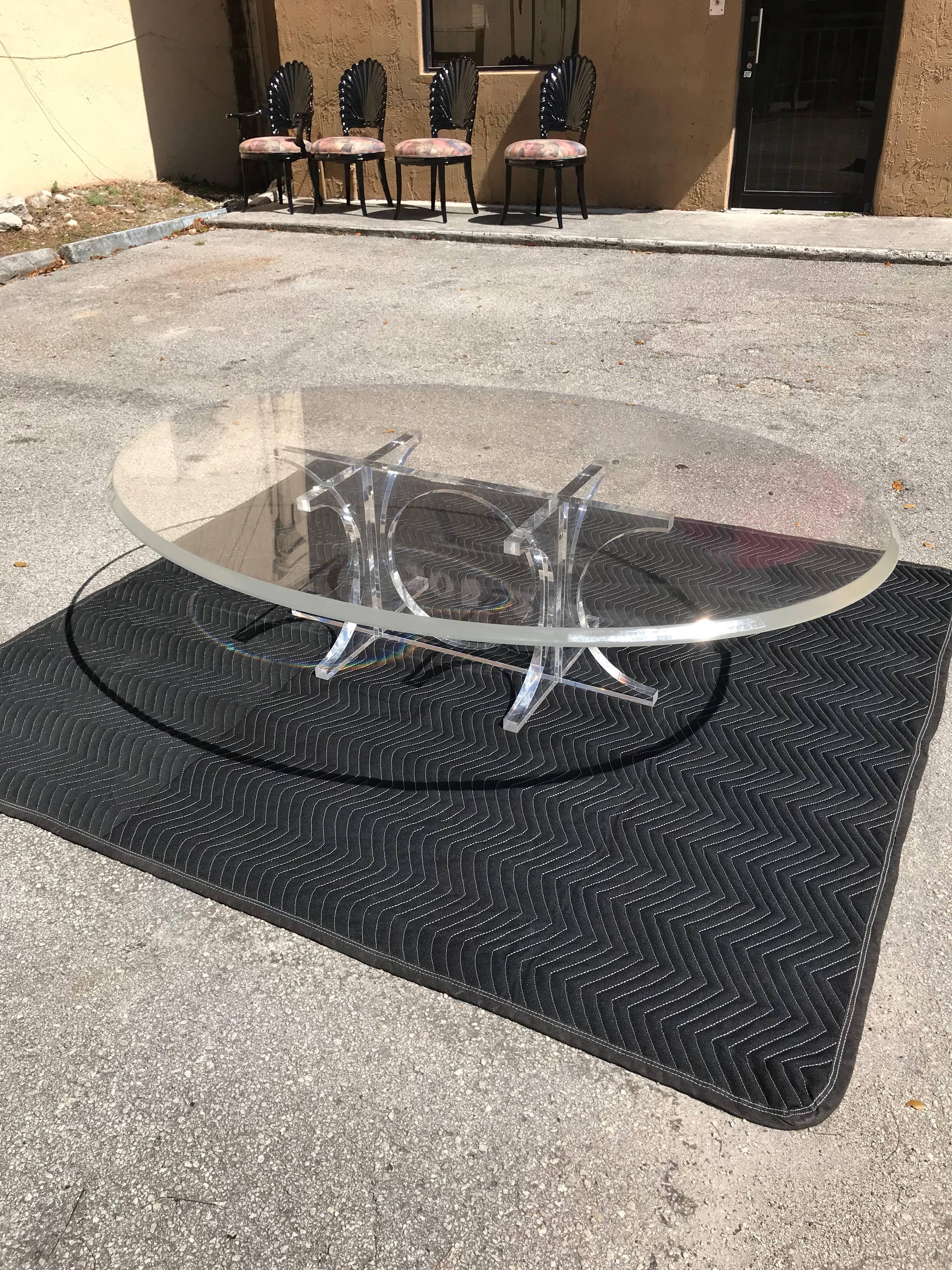 Monumental Mid-Century Modern Oval Lucite Cocktail Table or Coffee Table 11