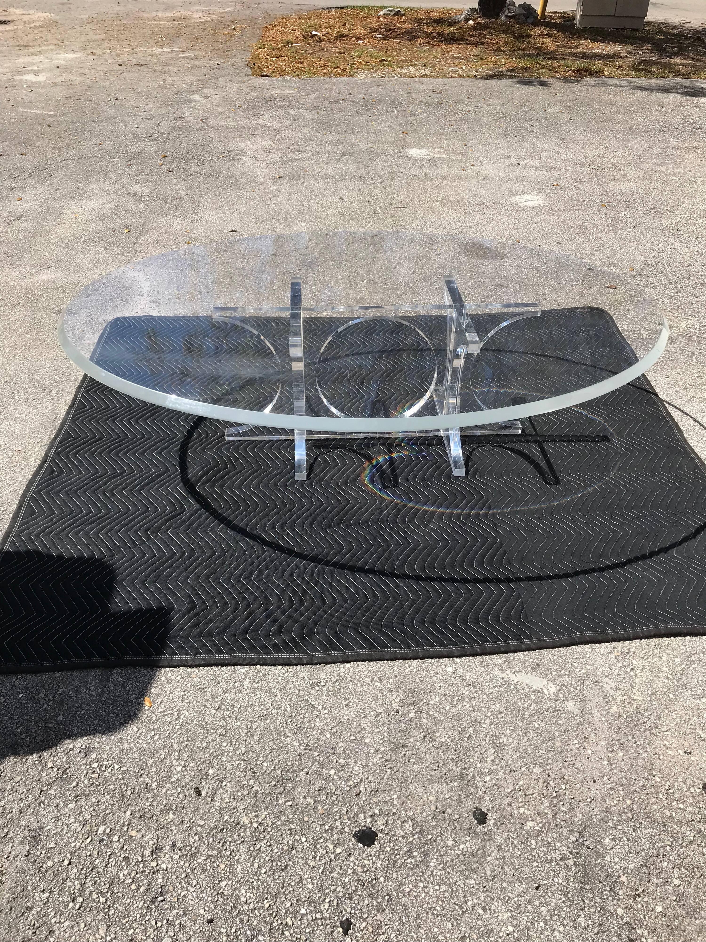 Mid-20th Century Monumental Mid-Century Modern Oval Lucite Cocktail Table or Coffee Table