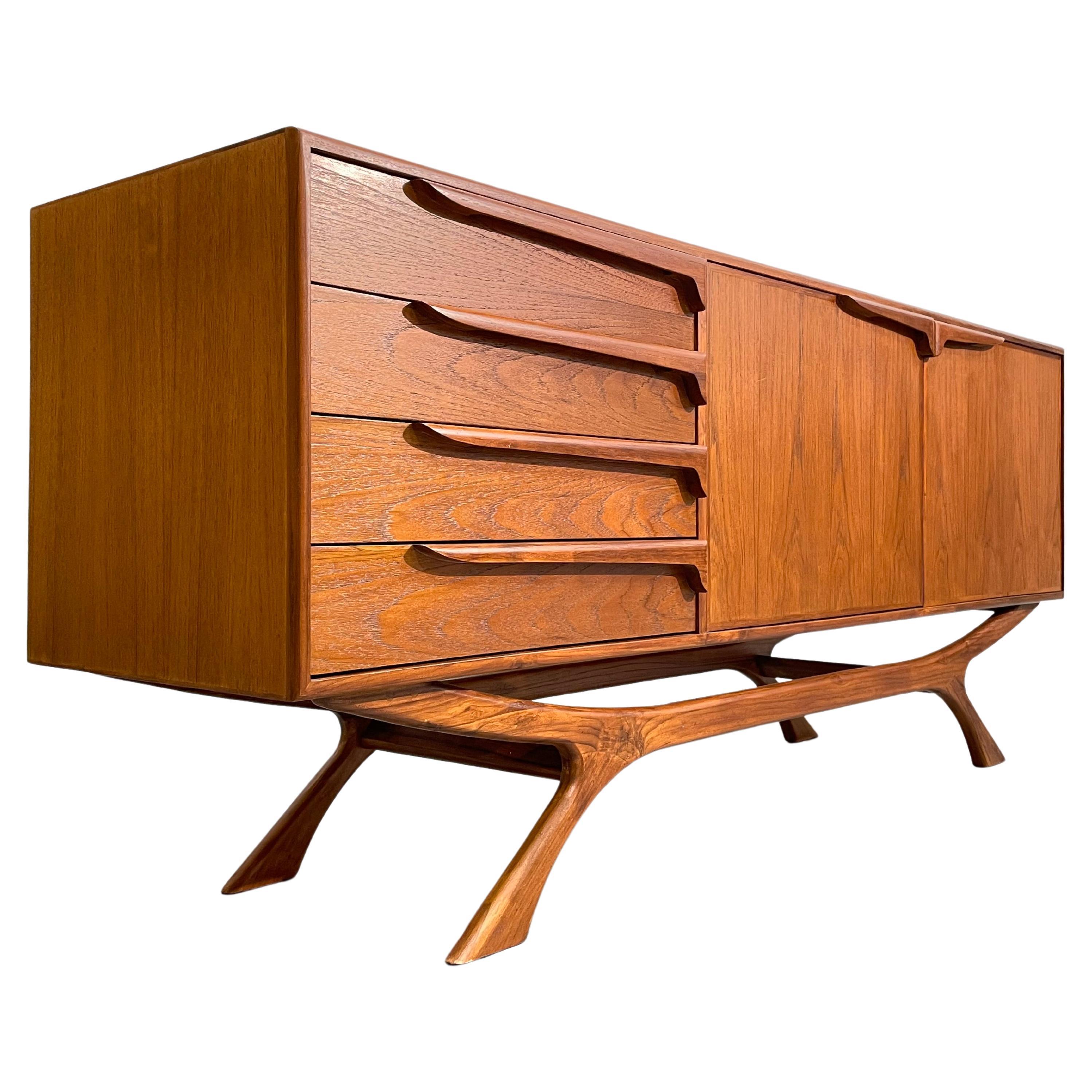 MONUMENTAL Mid Century Modern styled Teak CREDENZA media stand In New Condition For Sale In Weehawken, NJ