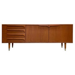 MONUMENTAL Medienstand CREDENZA aus Teakholz im Stil der Mid Century Modern