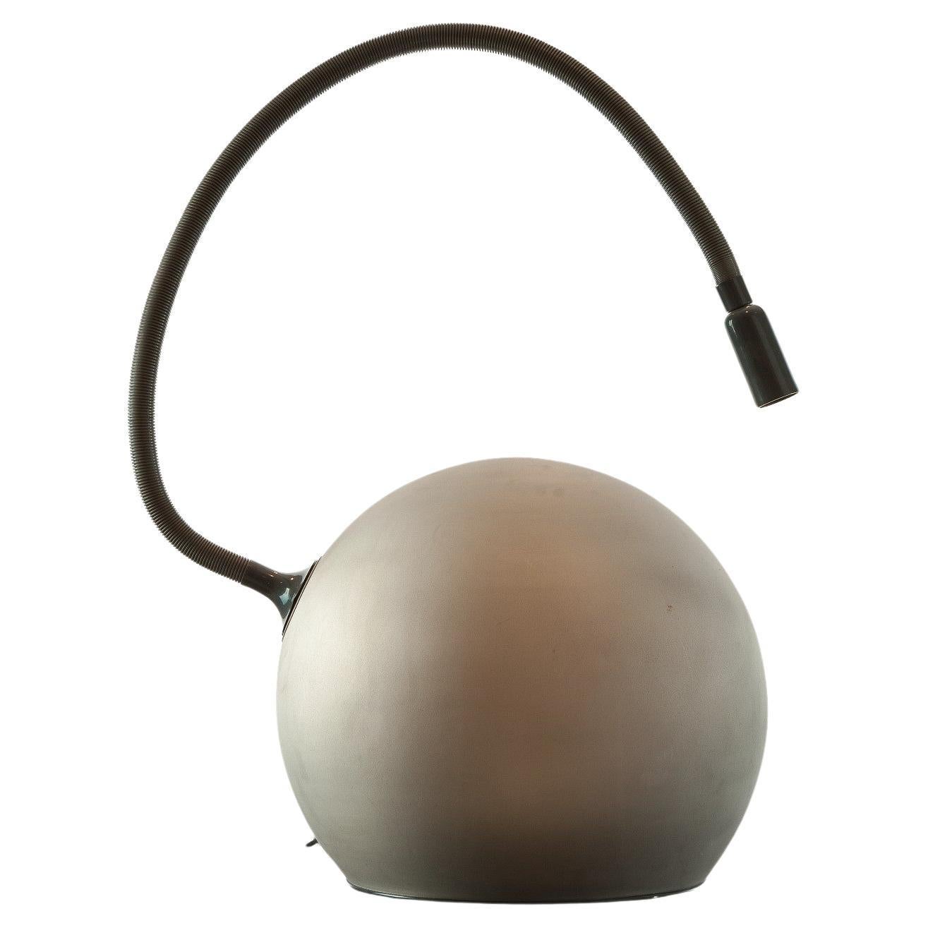 Lámpara de sobremesa Monumental Mid Century de Isaq Hosoe. en venta