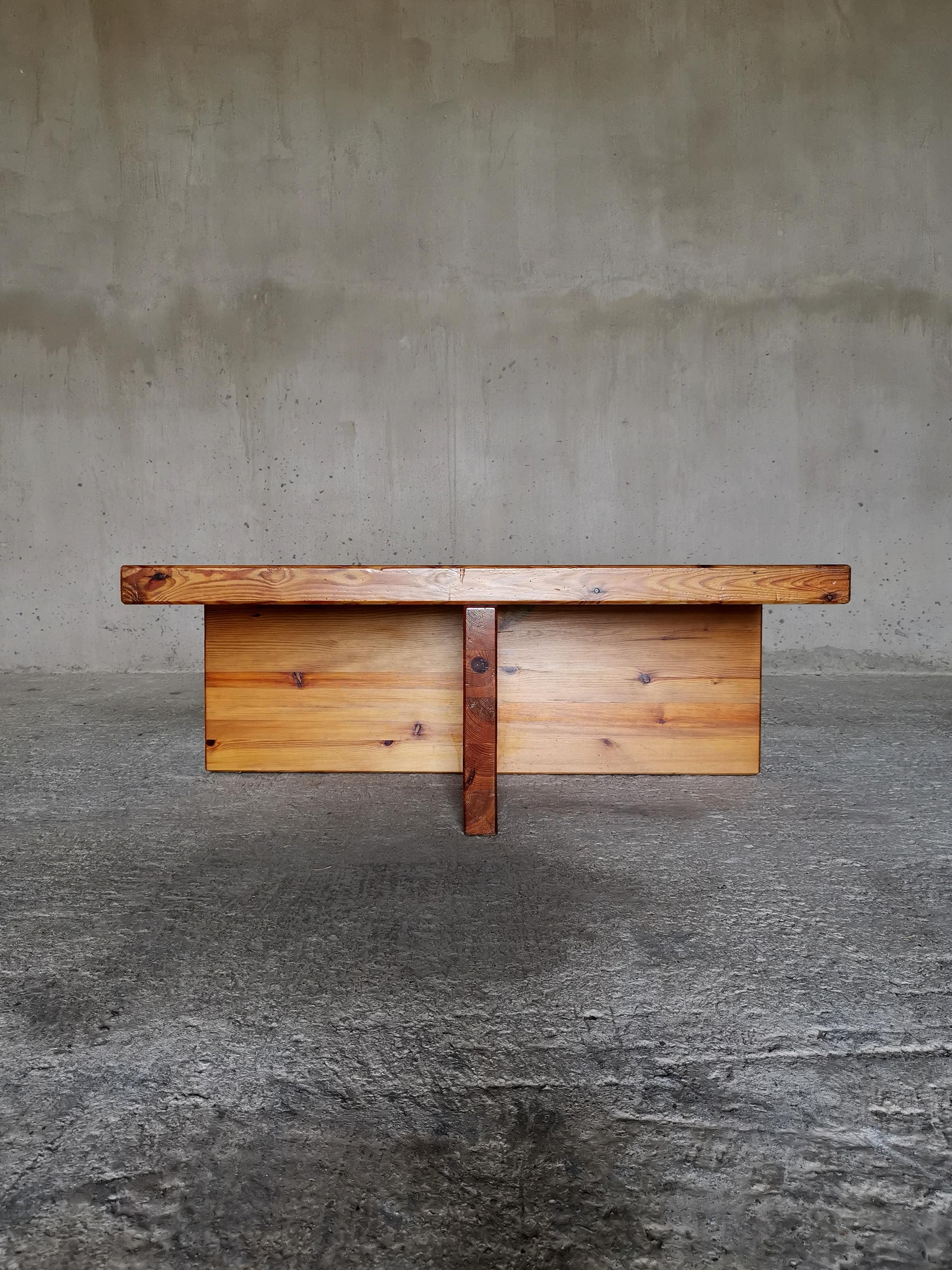 Monumental minimalist Sven Larsson Solid Pine Coffee Table Sweden, 1970s


Designed by the Iconic Swedish designer Sven Larsson, known for his Nordic, soft and organic interpretation of brutalist design. .
The same values are found in this elegant