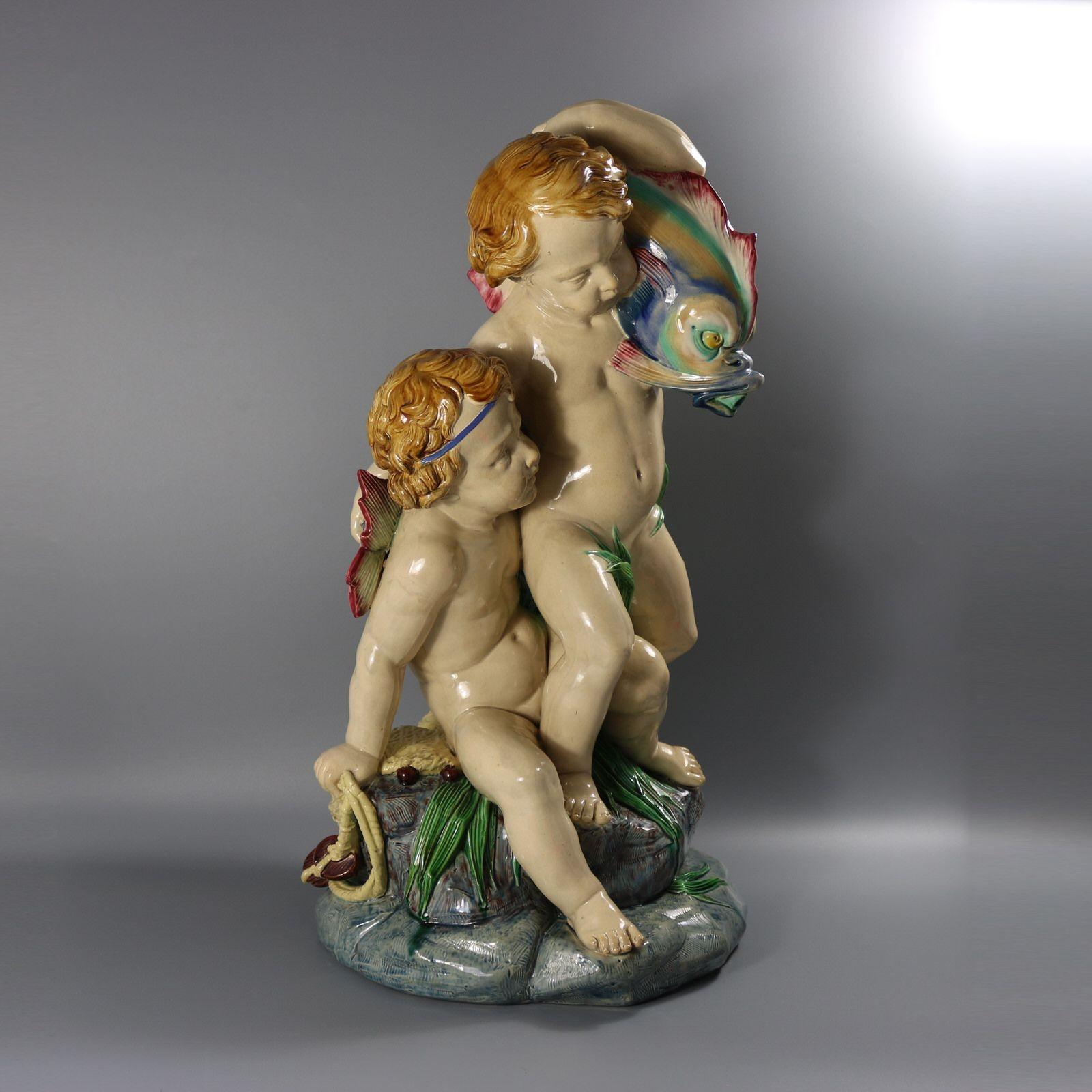 Fontaine monumentale en majolique de Minton avec putti et dauphin en vente 7