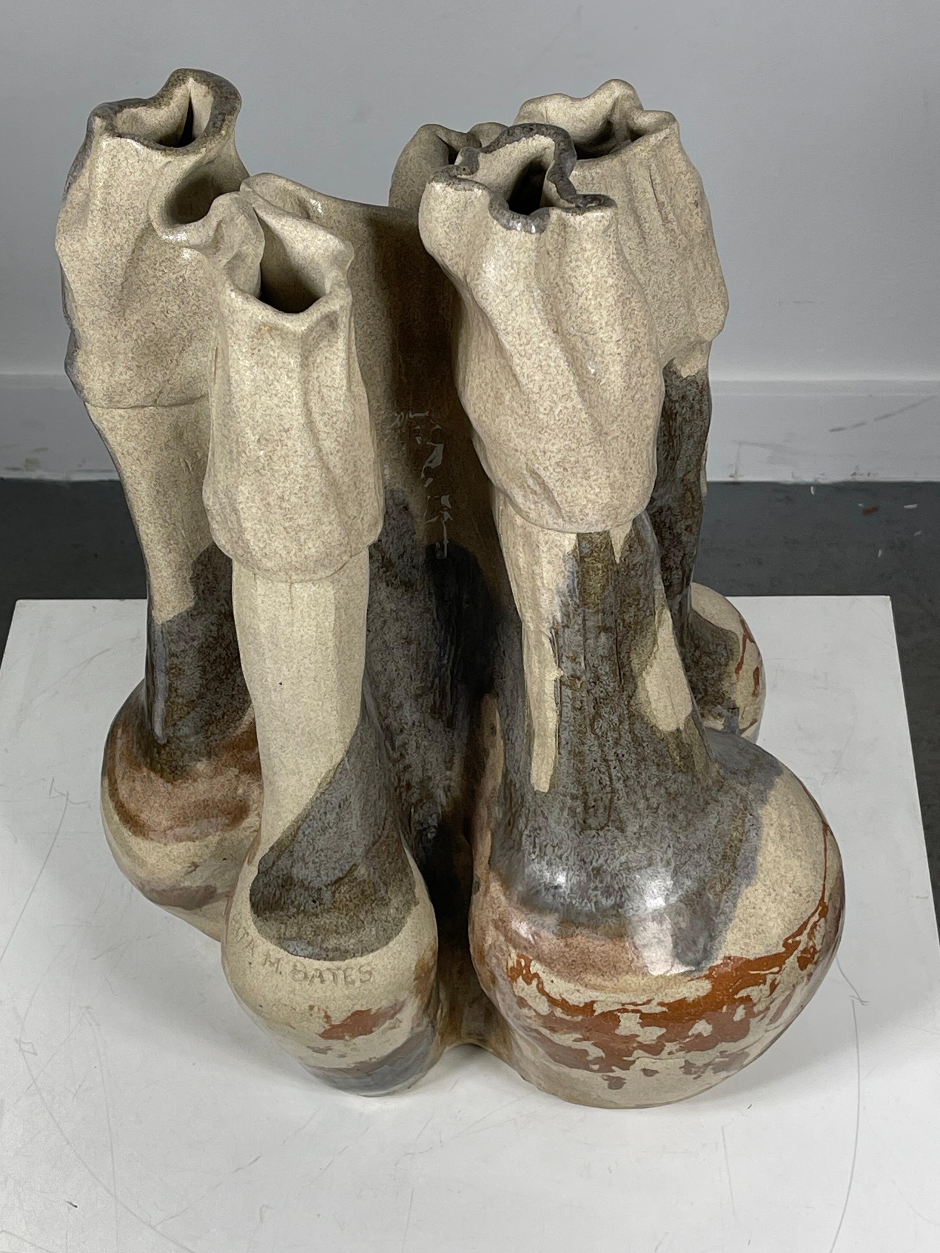 Monumentales modernistisches Kunstkeramikgefäß (Vase) von Rita M. Bates (Handgefertigt) im Angebot