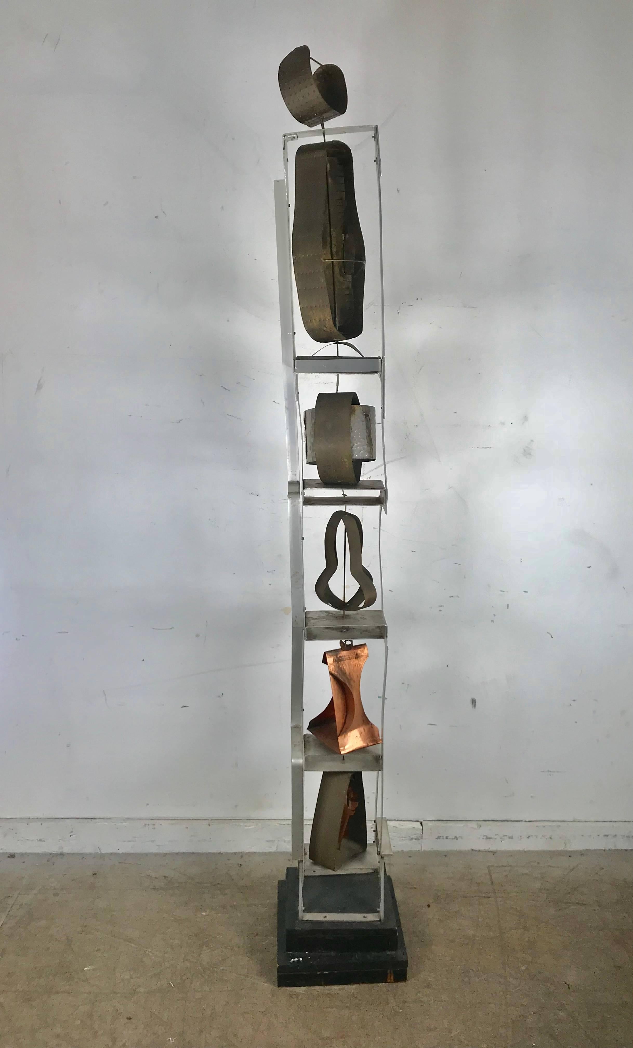 Monumentale sculpture cinétique de sol moderniste en métal mélangé d'Irving Lehman en vente 1