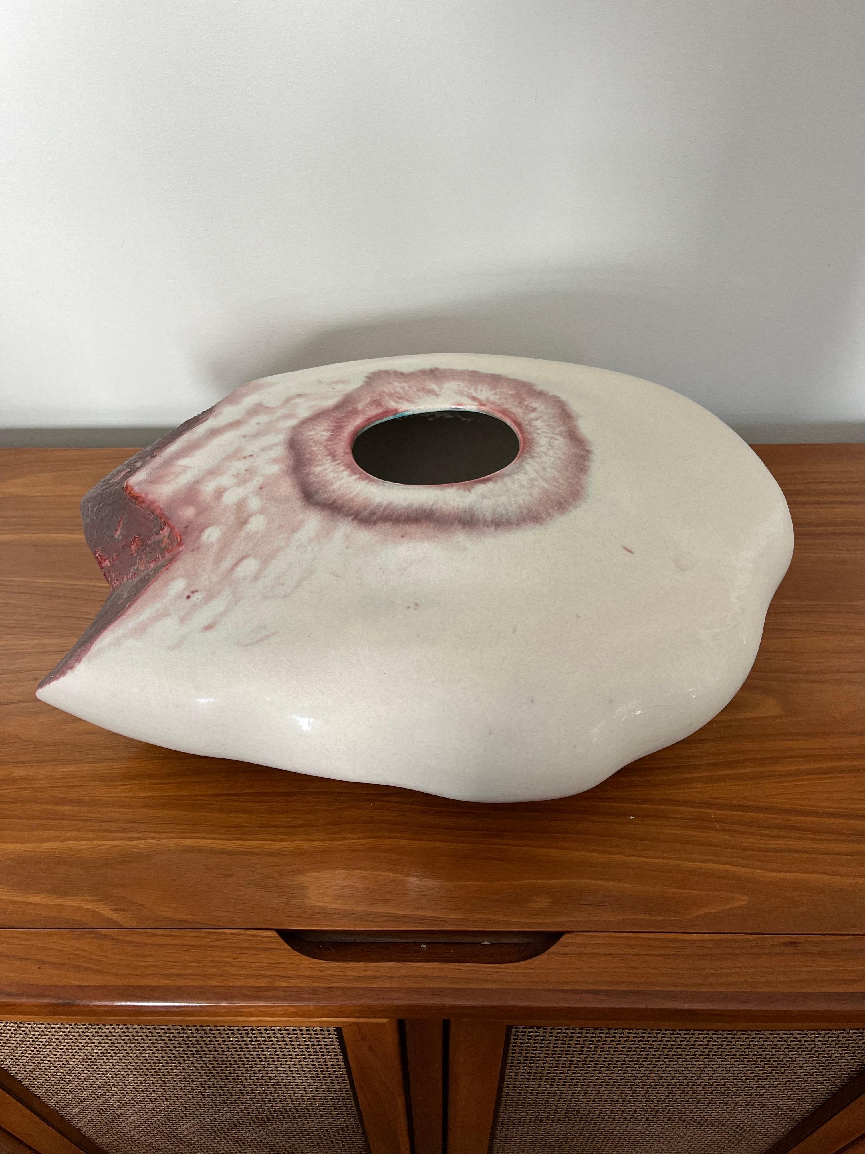 Poteries Vase monumental moderniste en raku de Tony Evans en vente