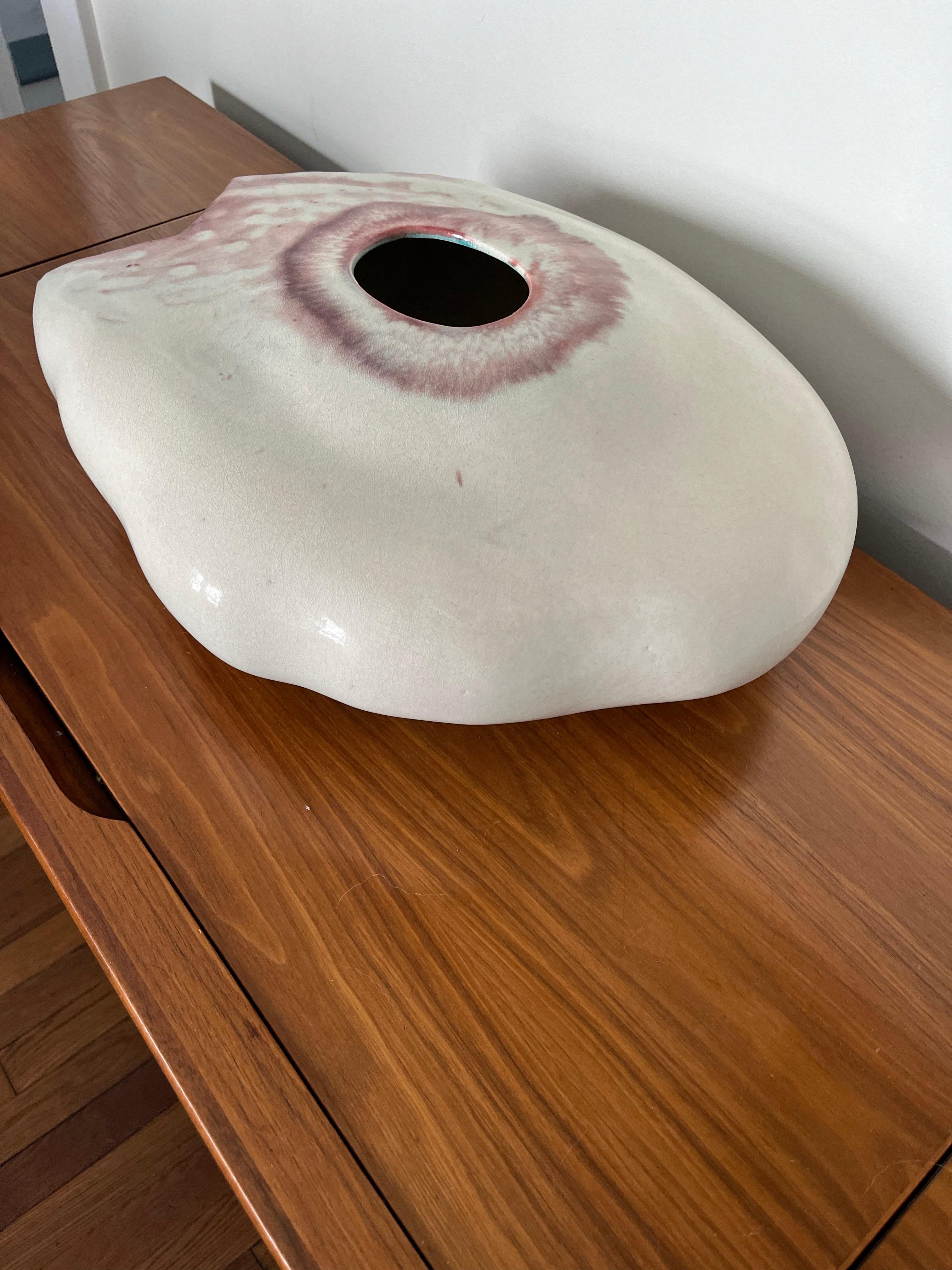 Vase monumental moderniste en raku de Tony Evans en vente 1