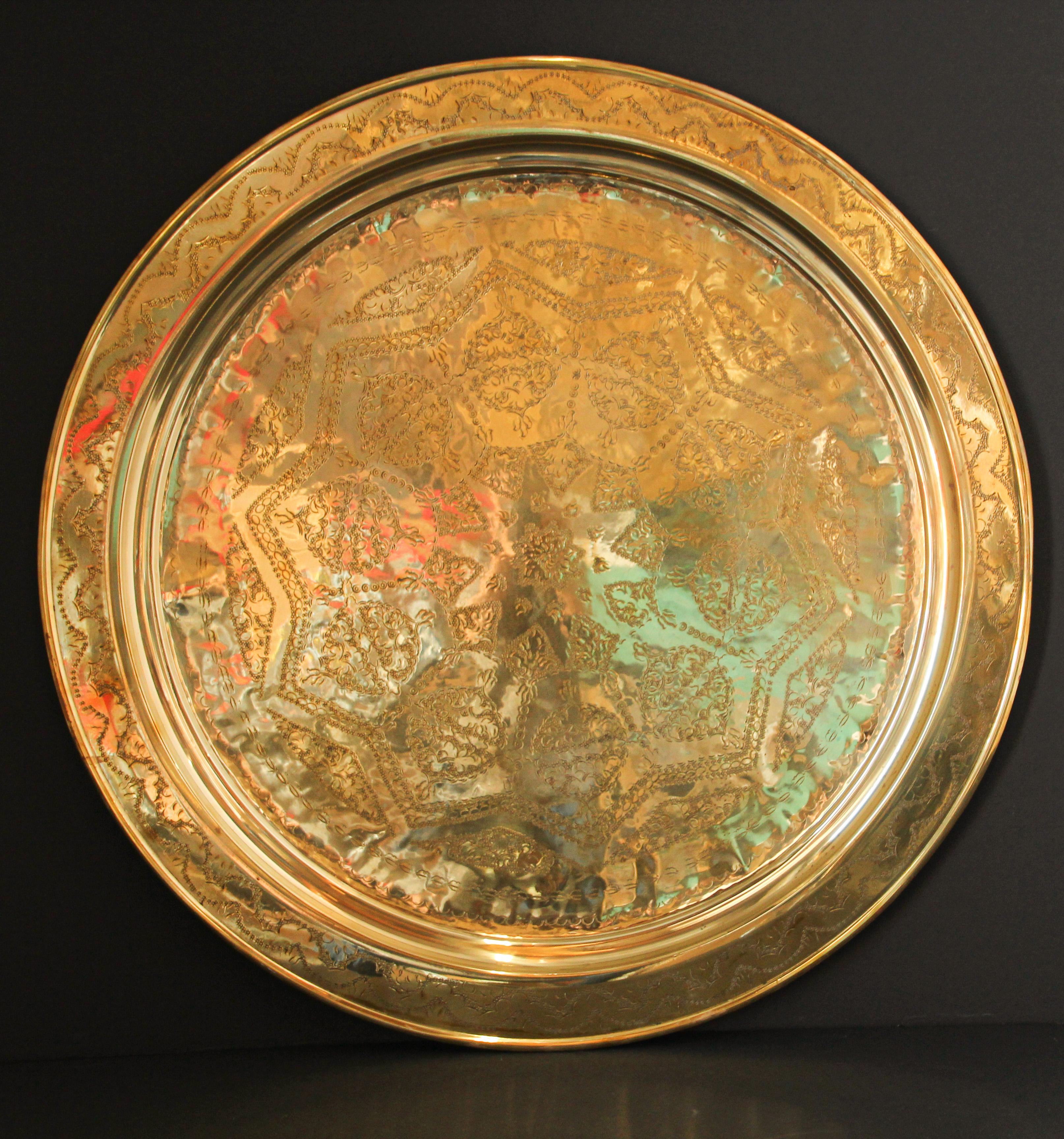 Monumental Moroccan Polished Metal Brass Tray Platter 39 inches In Good Condition For Sale In North Hollywood, CA