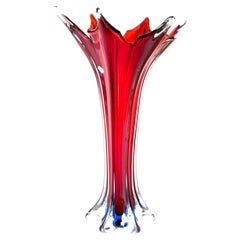 Vaso monumentale in vetro artistico di Murano nei colori rosso rubino, blu e cristallo, Italia, anni ’60