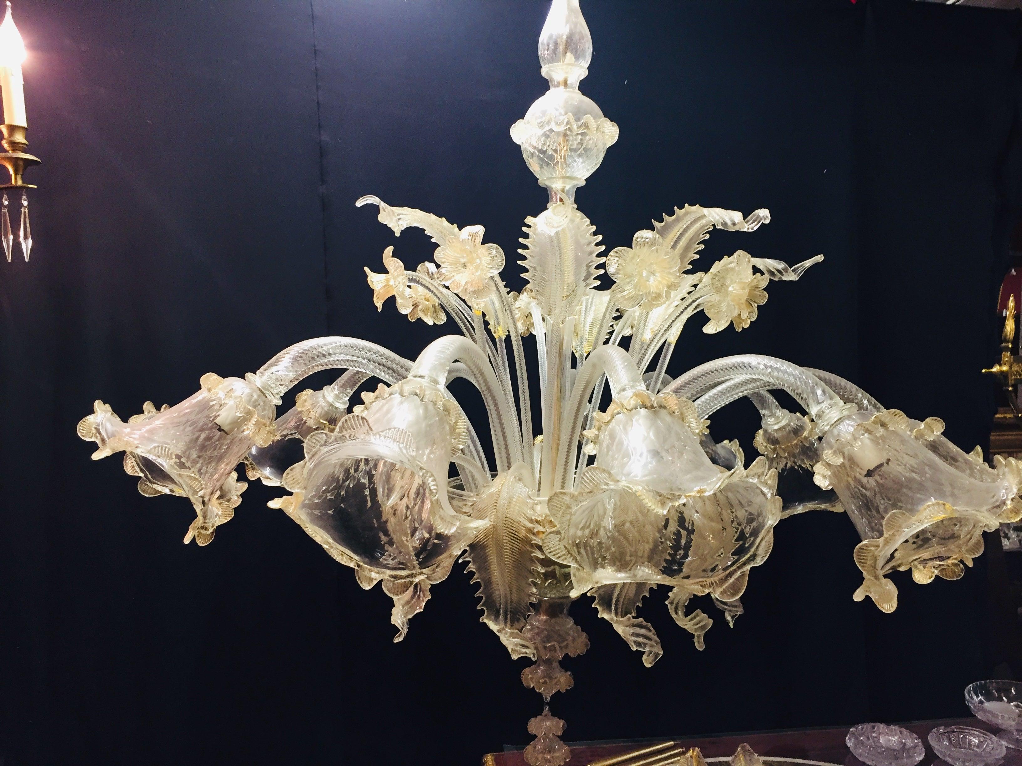 Monumental Murano Chandelier 12 Arms Made in Italy, Hand Blown and Handcrafted For Sale 3