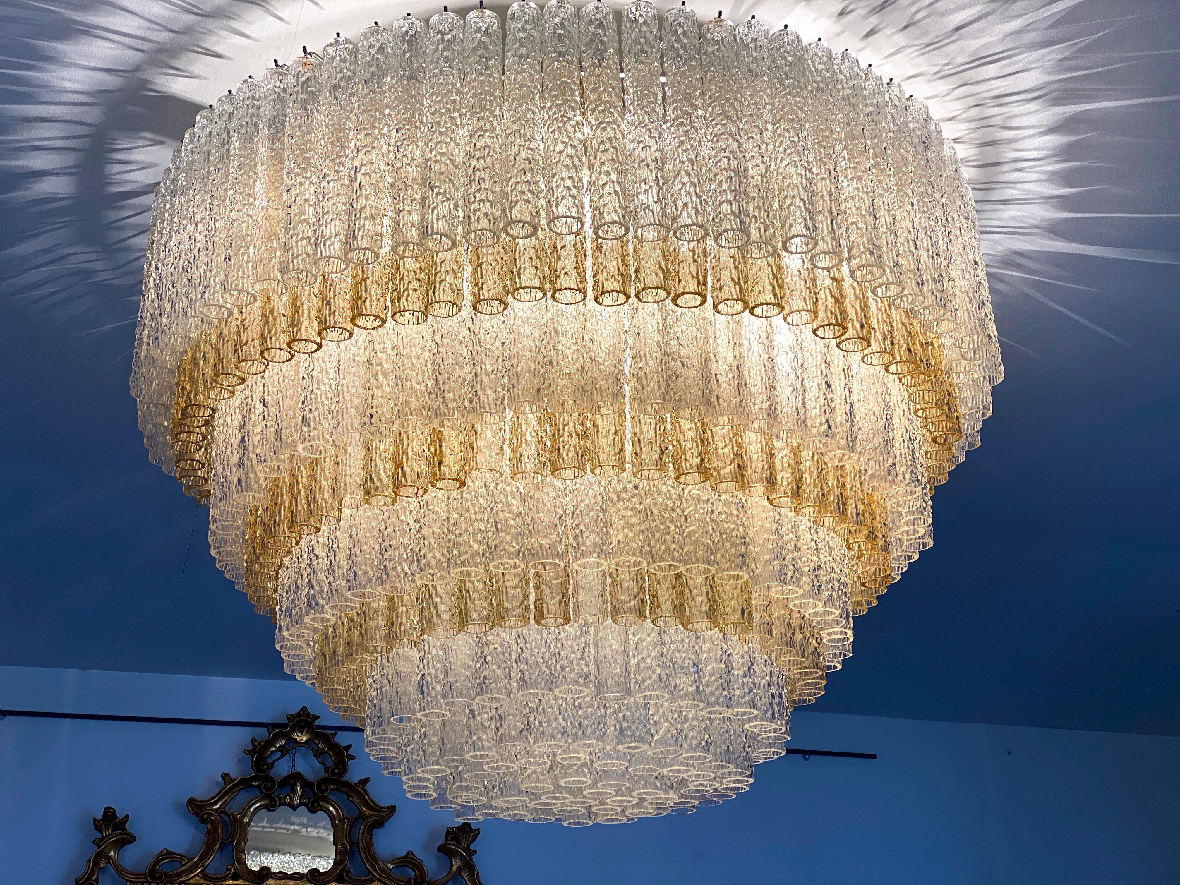 Monumental Murano Glass Chandelier Designed by Gino Poli for Aureliano Toso For Sale 3