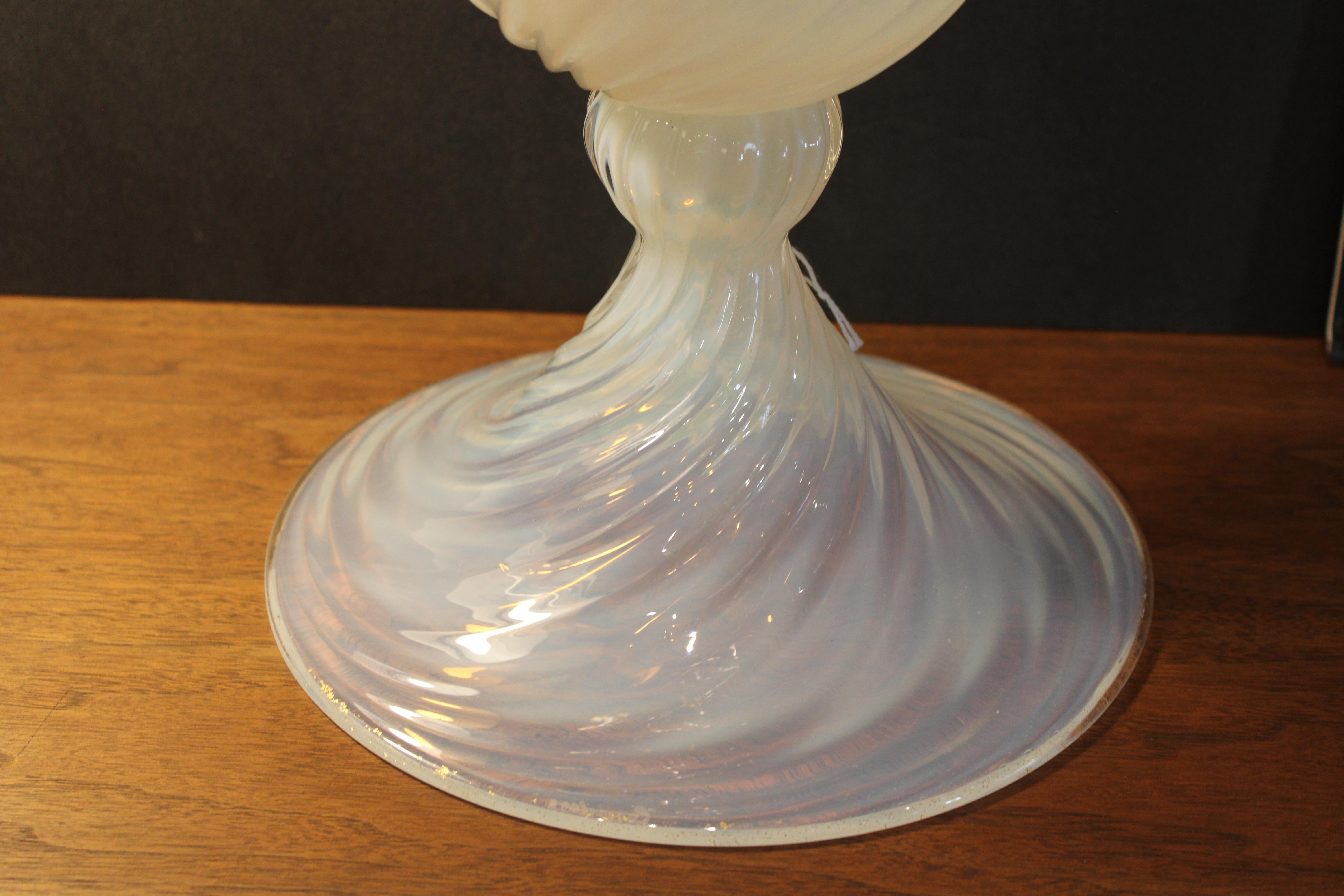 Vetro artistico Vaso monumentale in vetro opalino di Murano firmato Cenedese in vendita