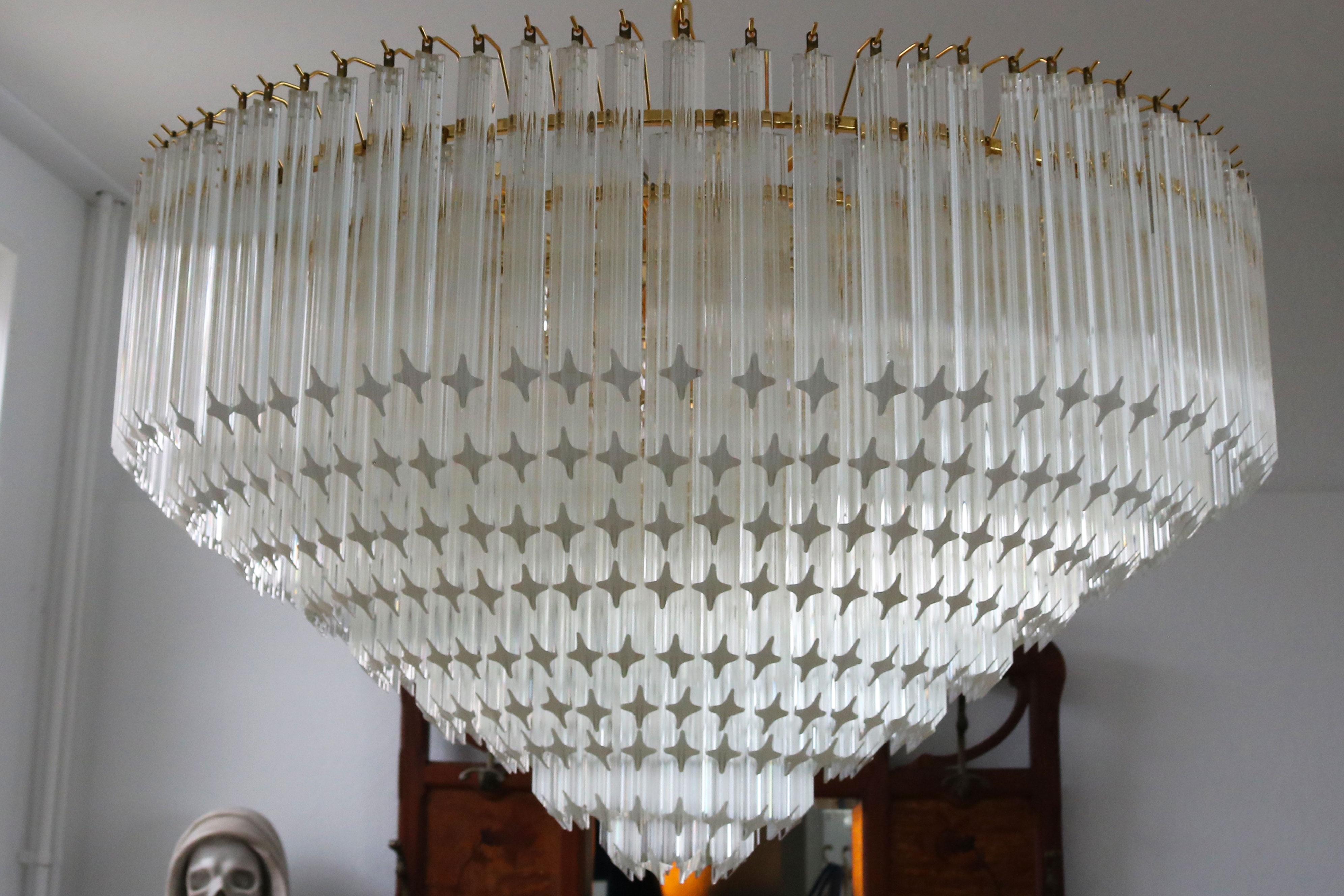 Monumental Lámpara de Murano Quadriedri Venini 1980 Regencia Italiana Vidrio Latón Moderno de mediados de siglo en venta