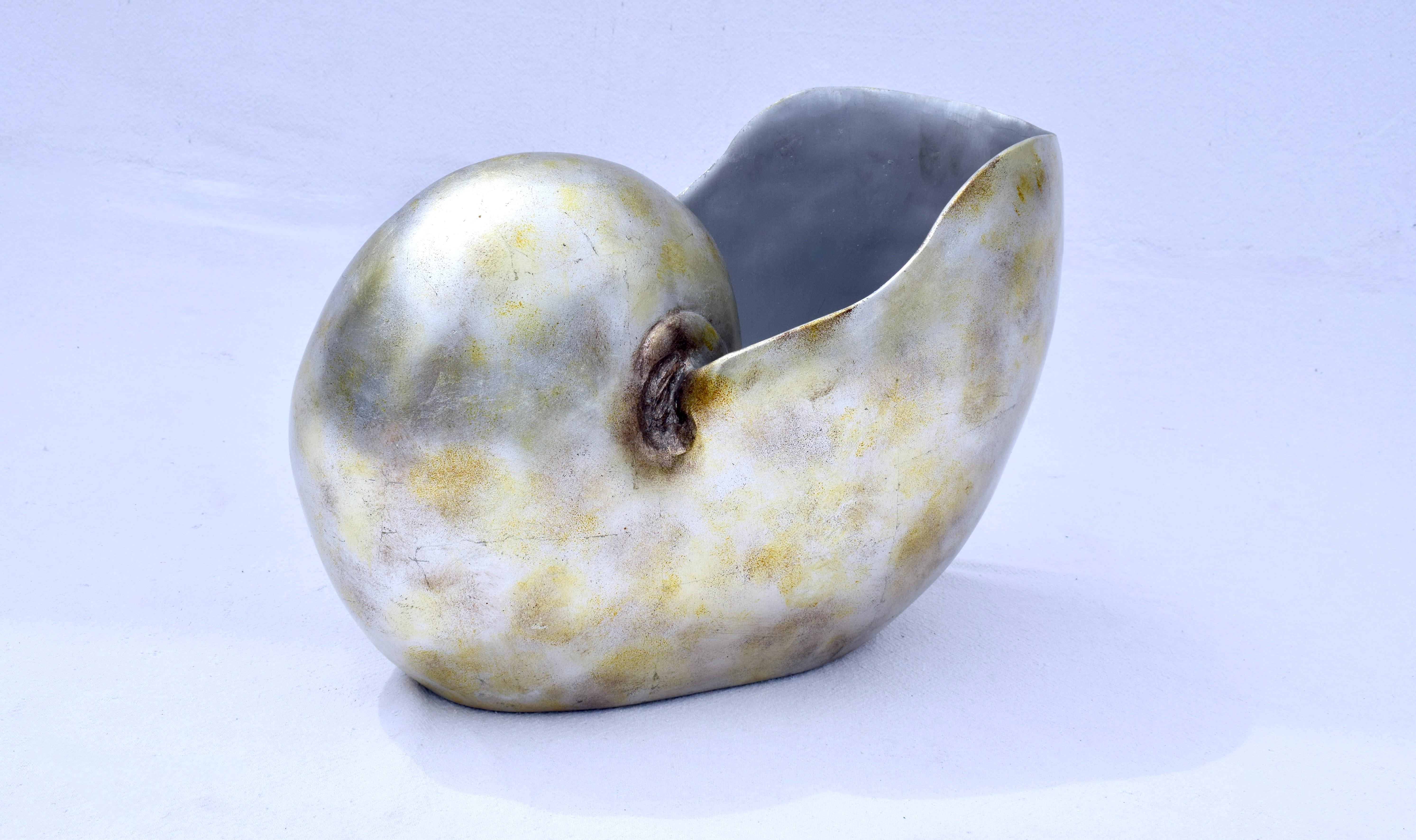 Vintage Palm Beach Nautilus Shell Seashell Resin Planter vase or container with gorgeous pearly silver leaf opalescent finish. Al lovely decorative option for multi- functional uses.