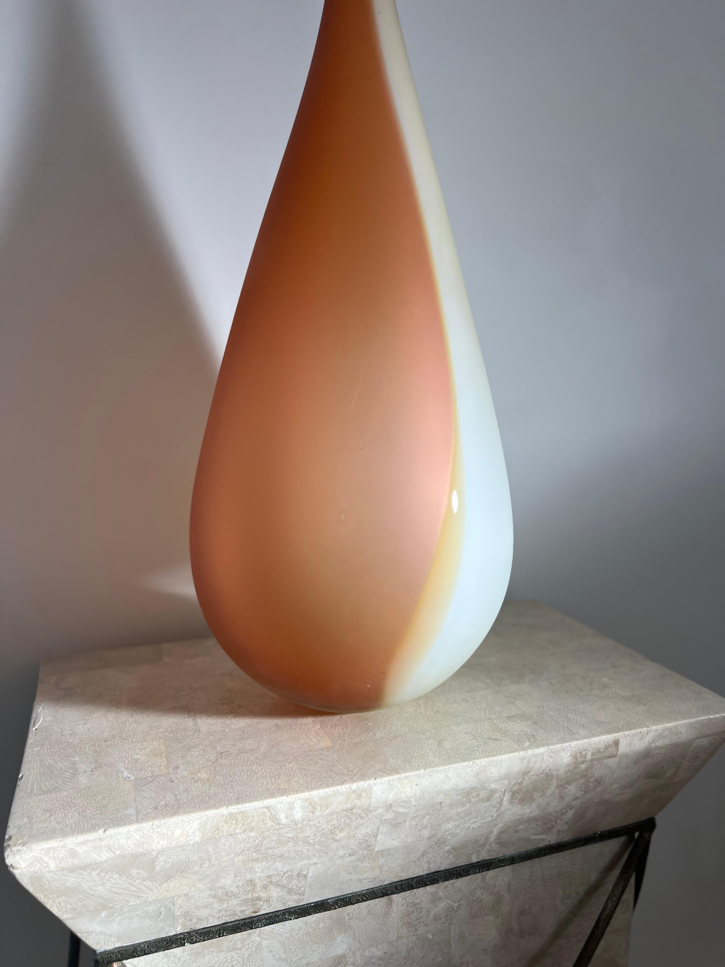 Monumental récipient en verre d'art givré de près de 3 pieds, fin du 20e siècle. en vente 3