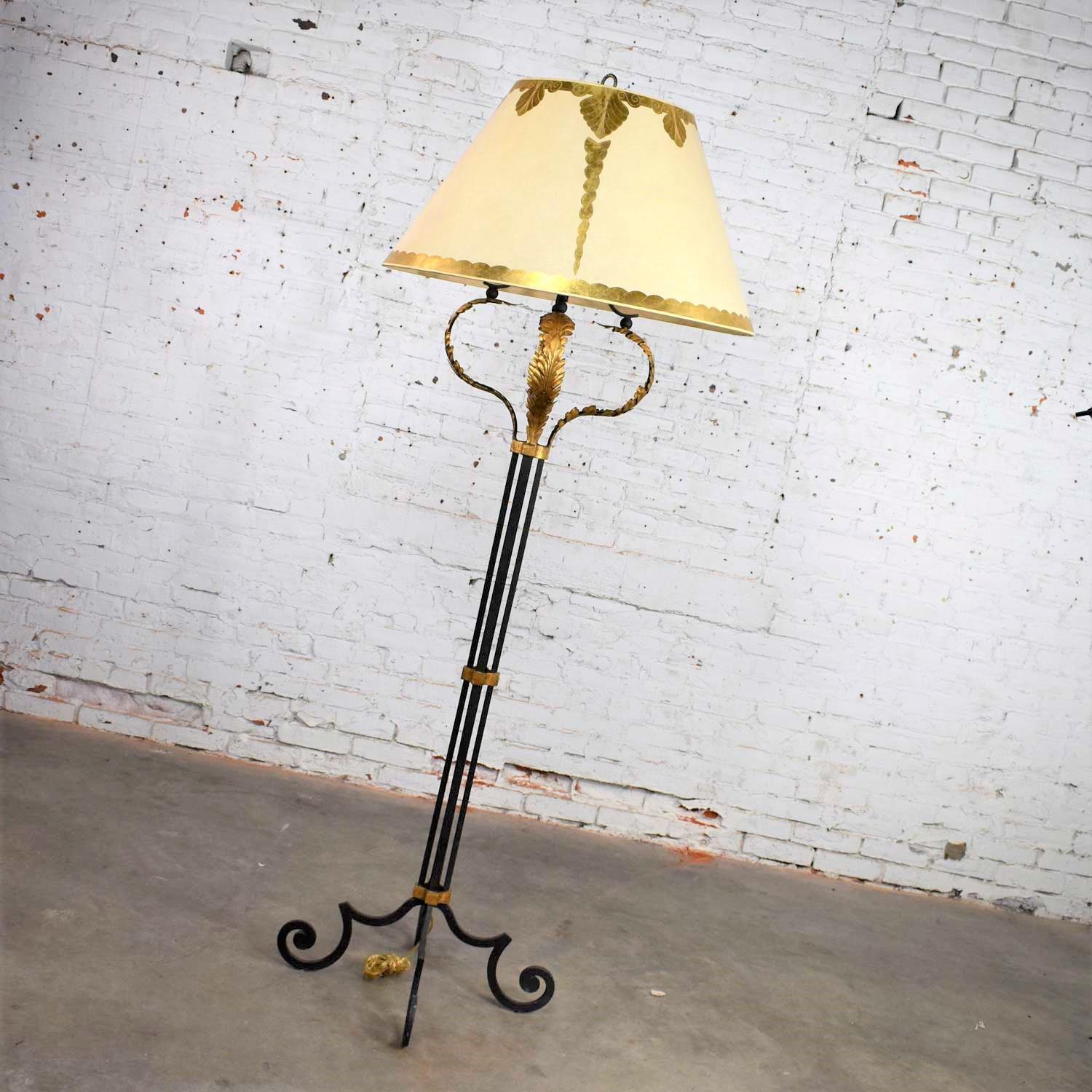 Monumental Neoclassical Iron Floor Lamp Acanthus Leaf Design & Parchment Shade in vendita 1