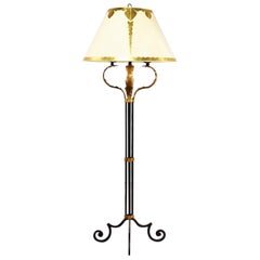 Monumentale neoklassizistische Eisen-Stehlampe mit Akanthusblatt-Design und Pergamentschirm