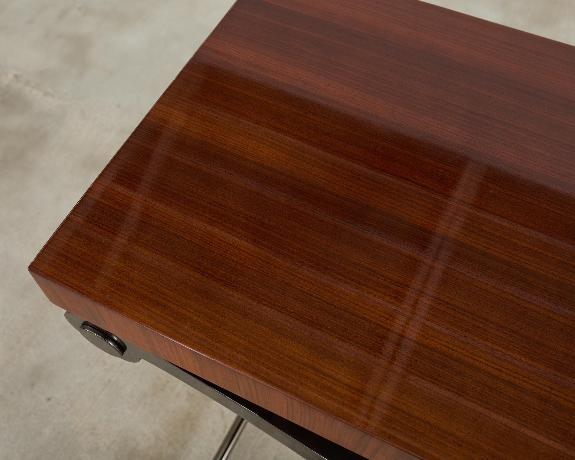 Table console monumentale de style néoclassique à base de fer Curule en vente 4