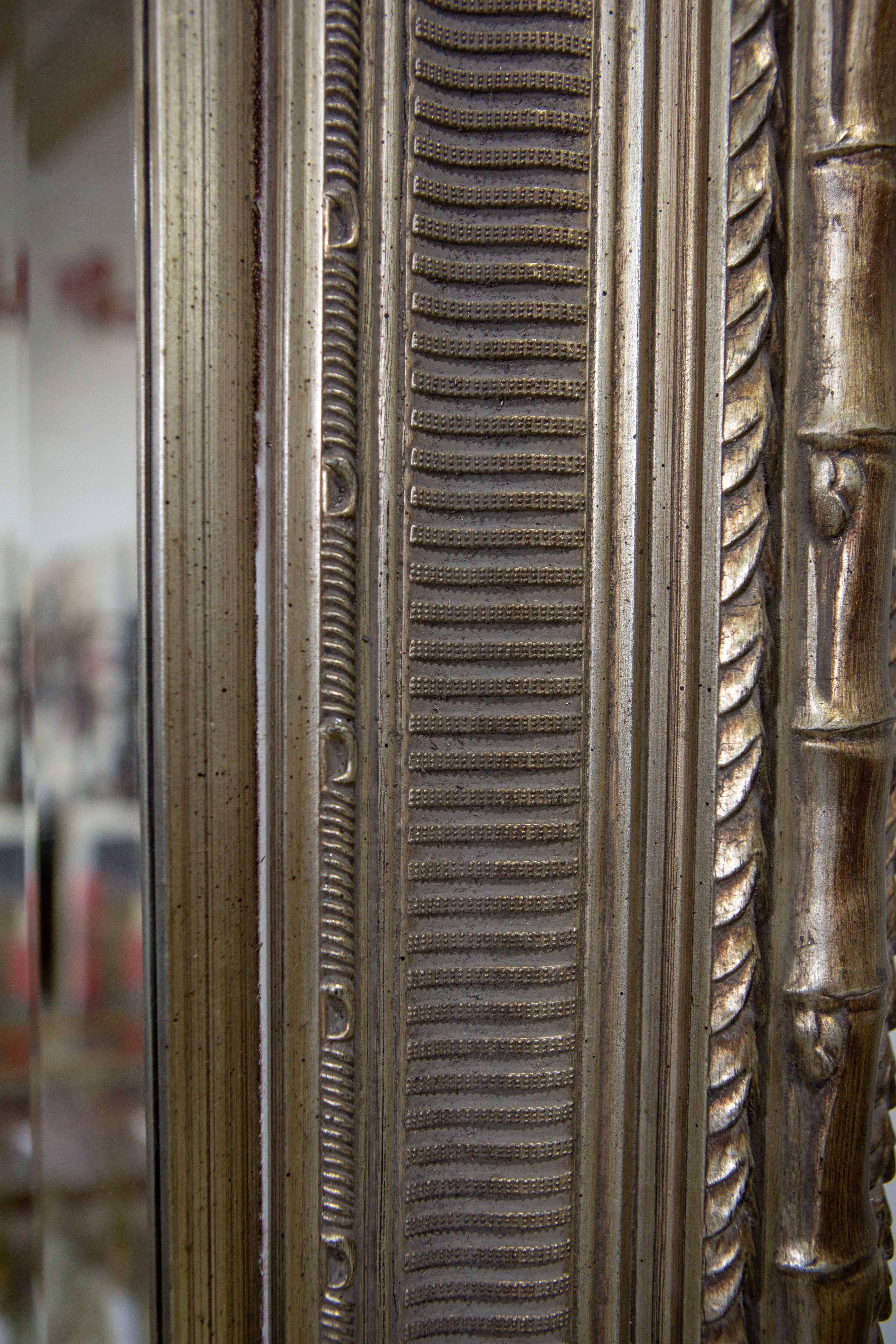 Monumentaler Metall-Spiegel im neoklassischen Stil im Angebot 1