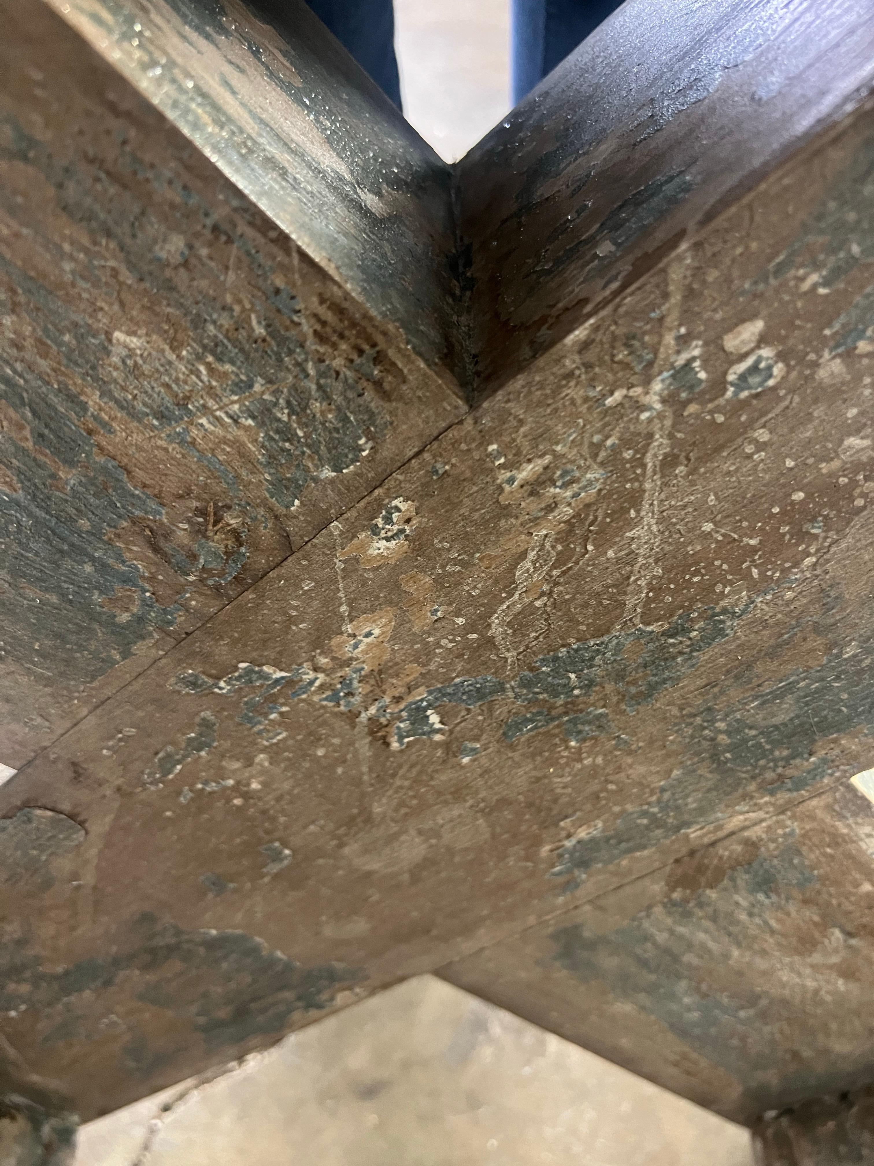 Table de salle à manger monumentale peinte de style néoclassique en vente 6
