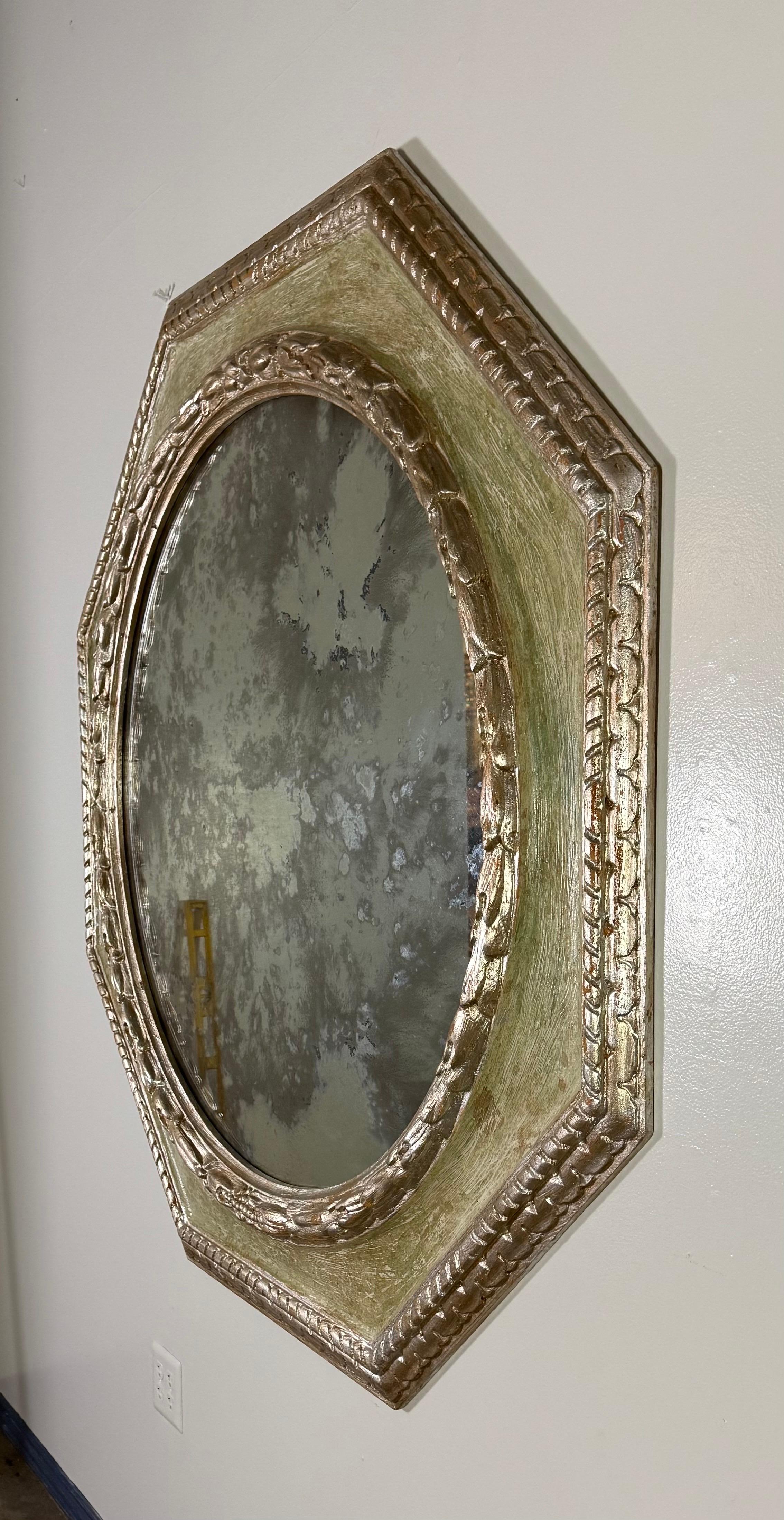 Espejo Octogonal Pintado Monumental de Estilo Neoclásico en venta 3