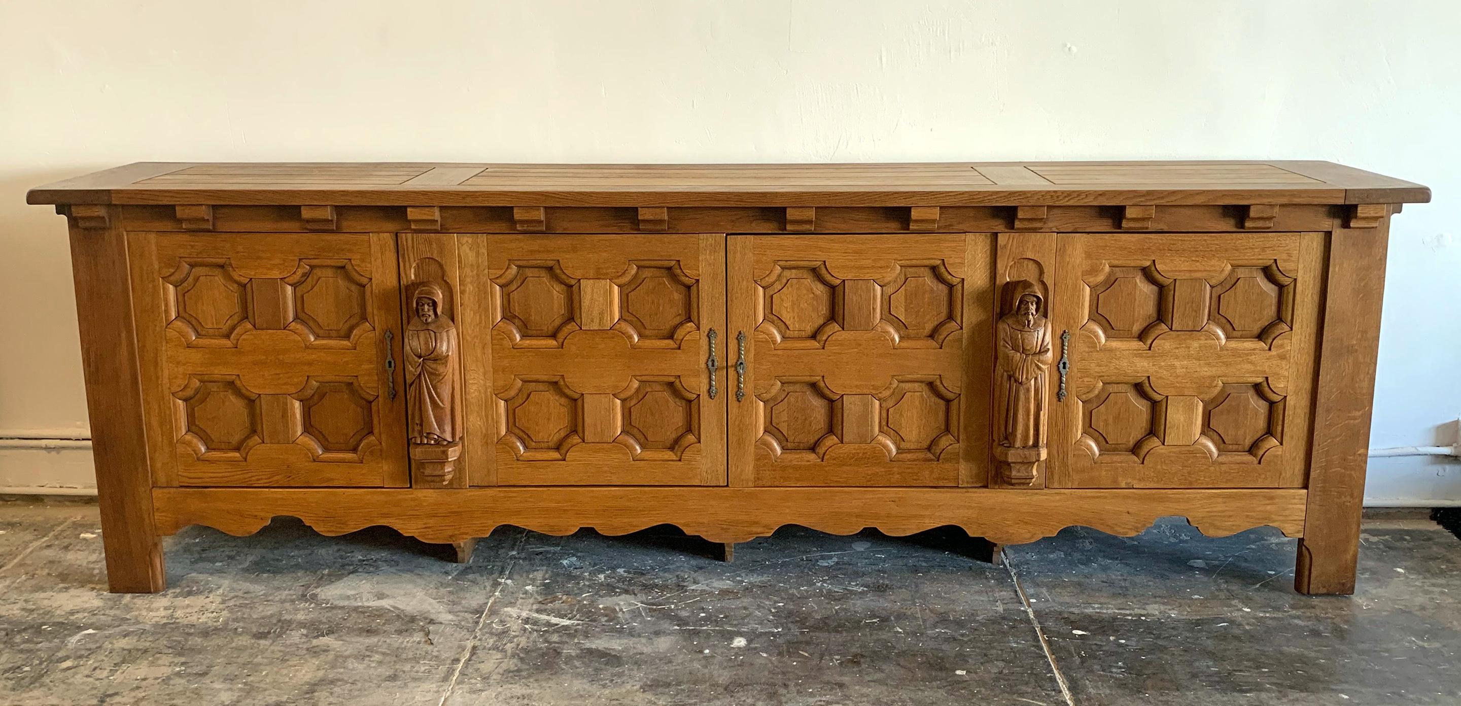 colonial style sideboard