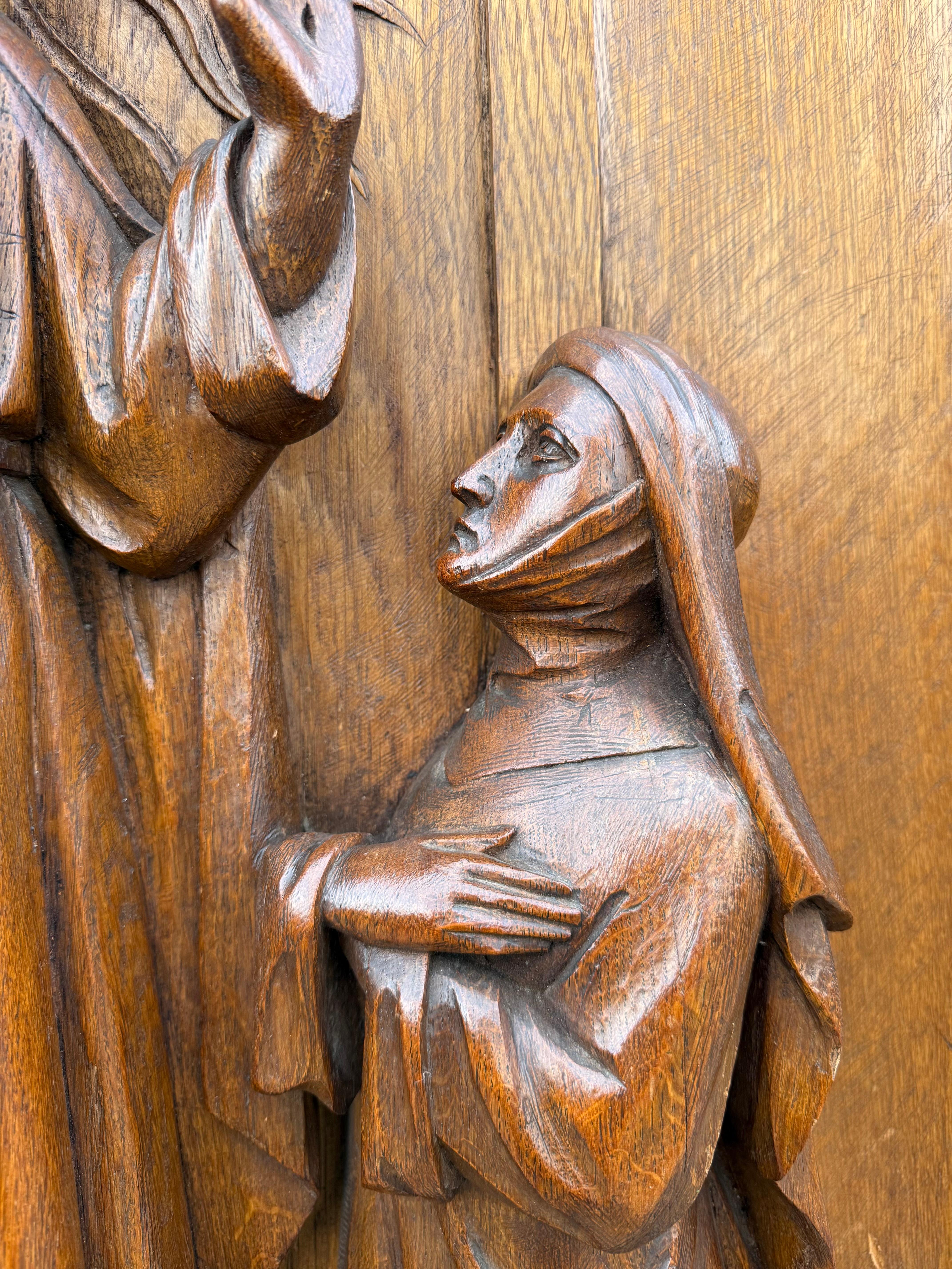 Rilievo monumentale religioso in legno di quercia, Sacro Cuore di Gesù e Santa Margherita Maria in vendita 2