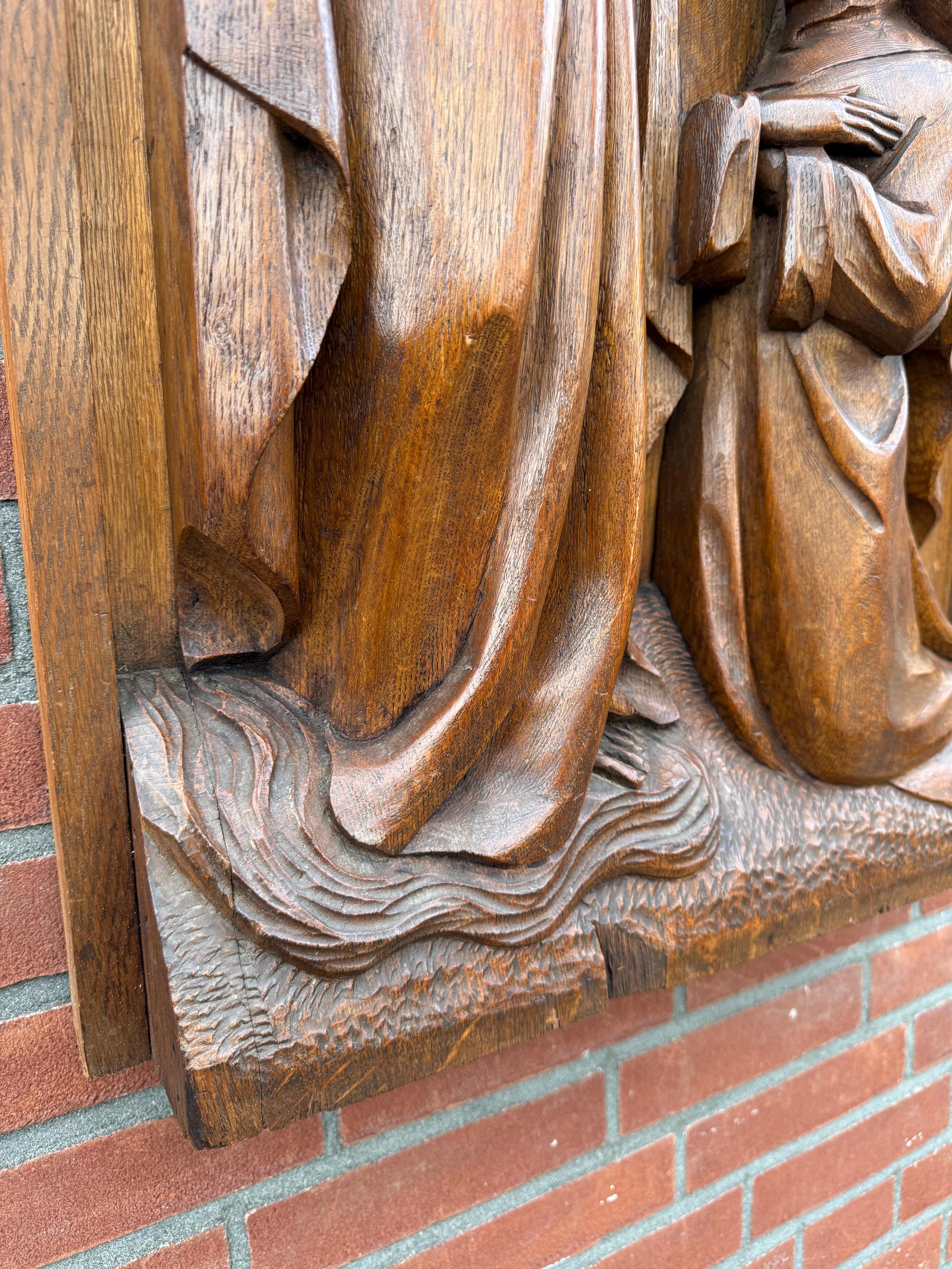 XX secolo Rilievo monumentale religioso in legno di quercia, Sacro Cuore di Gesù e Santa Margherita Maria in vendita