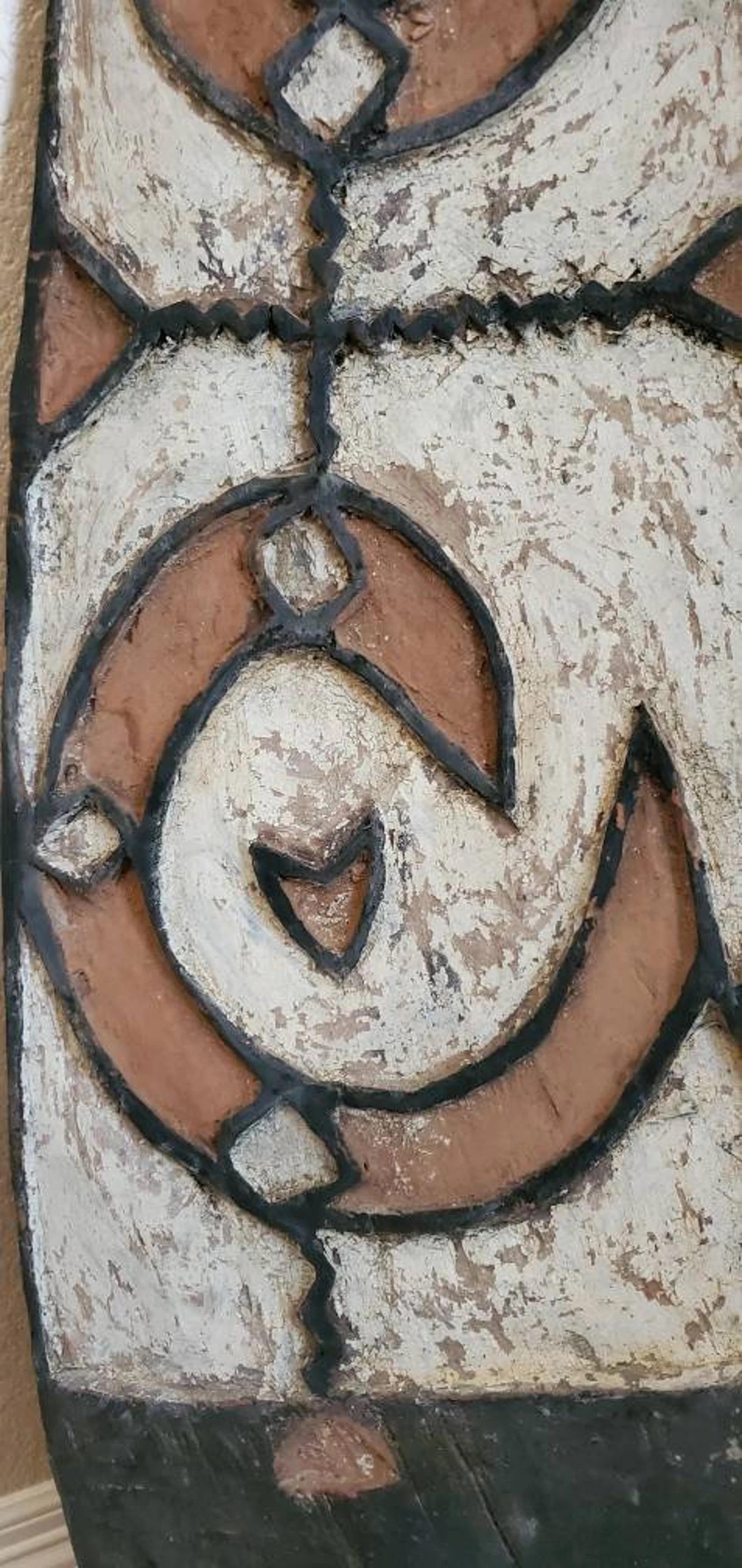 Monumental Oceanic Asmat People Carved Painted Wooden War Shield For Sale 3