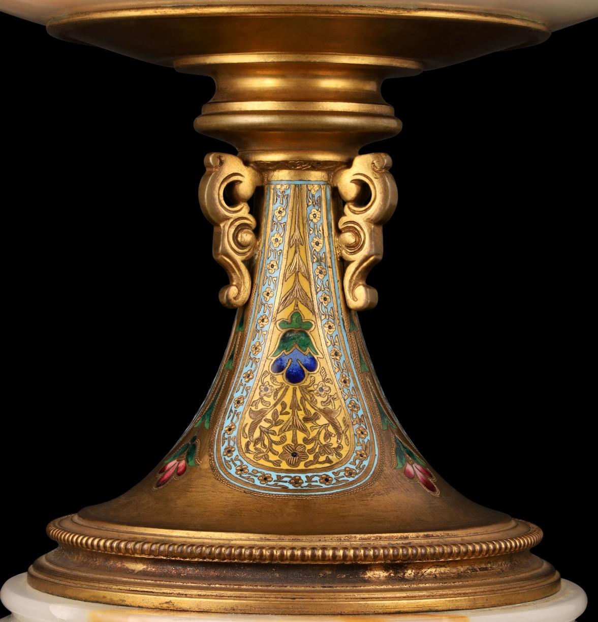 MONUMENTAL ONYX AND GILT BRONZE CUP WITH POLYCHROME ENAMELS, Napoleon III, 1880 For Sale 7