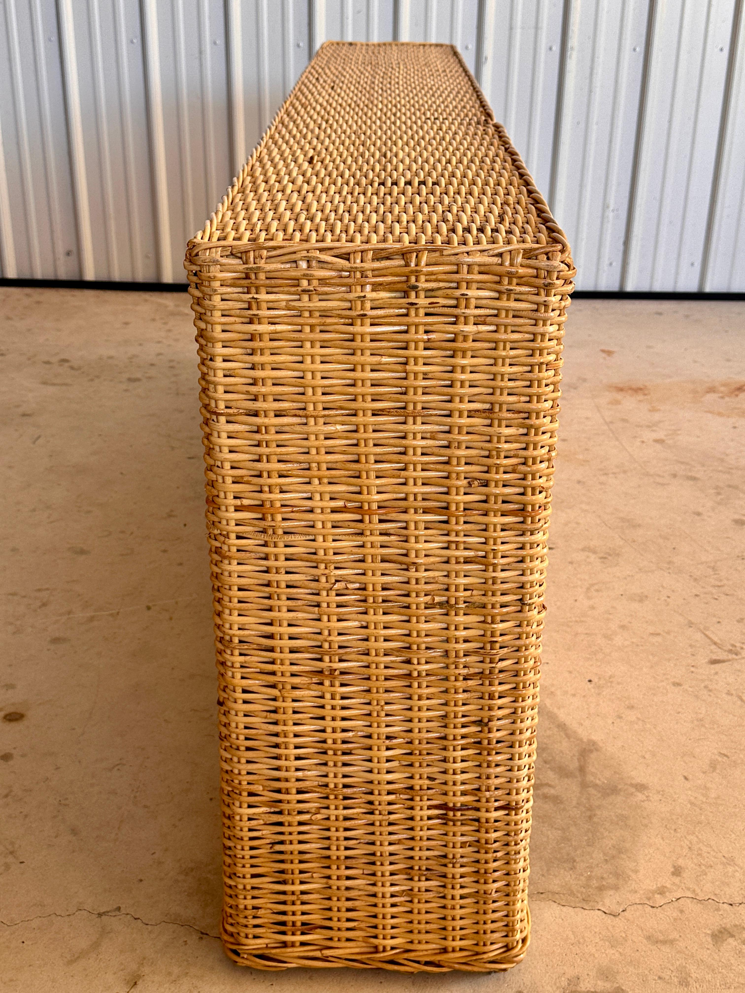 Monumental Mesa Consola Flotante Moderna Orgánica de Ratán trenzado en venta 2
