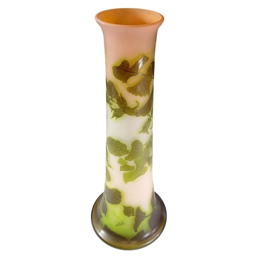 Monumentale Original-Vase aus geblümtem Kamee-Kunstglas von Emile Galle, Frankreich 1900 (Französisch) im Angebot