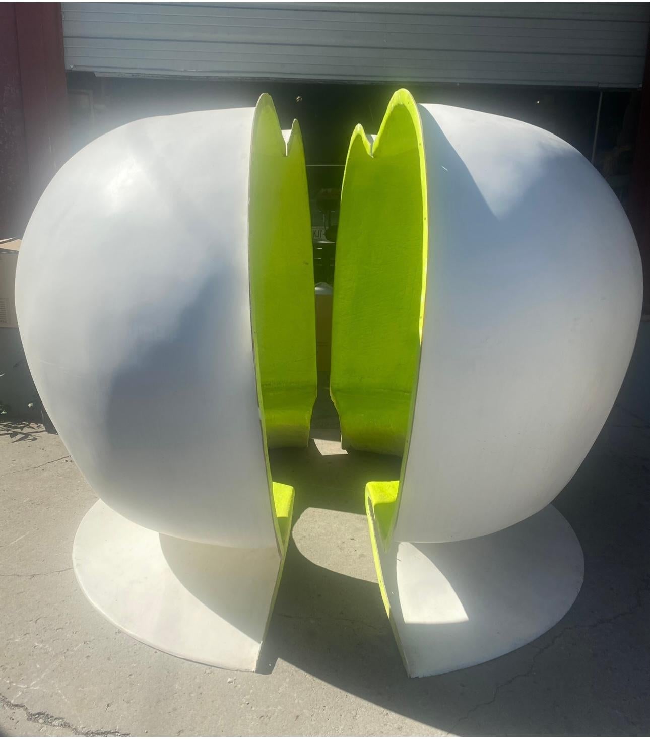 Monumentale baccello da giardino modulare da esterno in fibra di vetro futuristico 