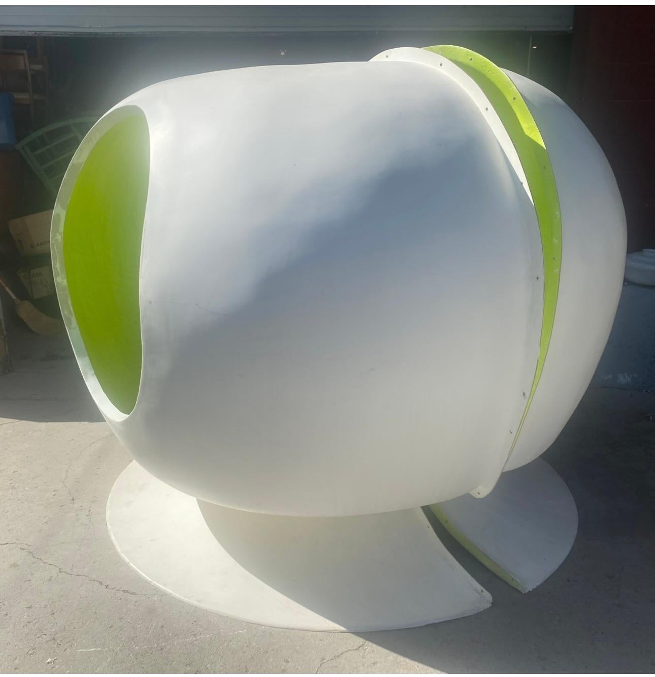 Monumentale baccello da giardino modulare da esterno in fibra di vetro futuristico 