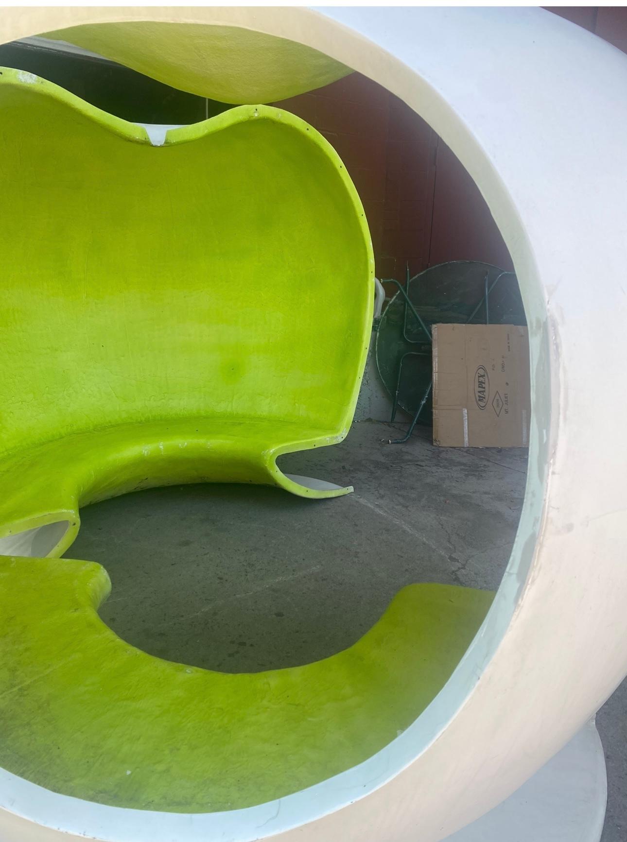 Monumentale baccello da giardino modulare da esterno in fibra di vetro futuristico 