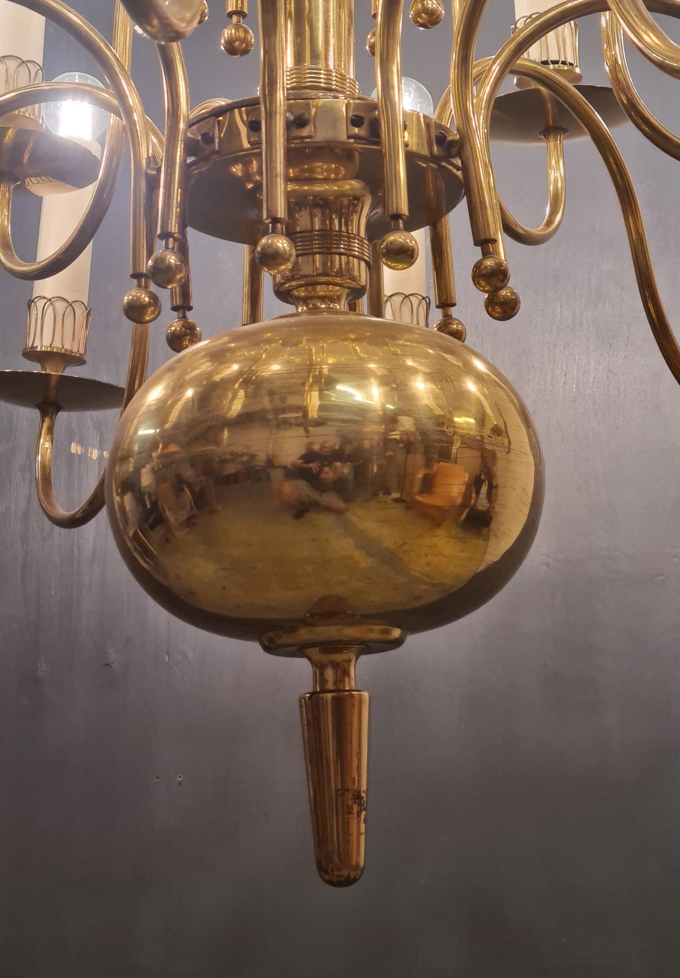 Lampada da soffitto monumentale in ottone in stile barocco di Paavo Tynell, Taito 1950s in vendita 3