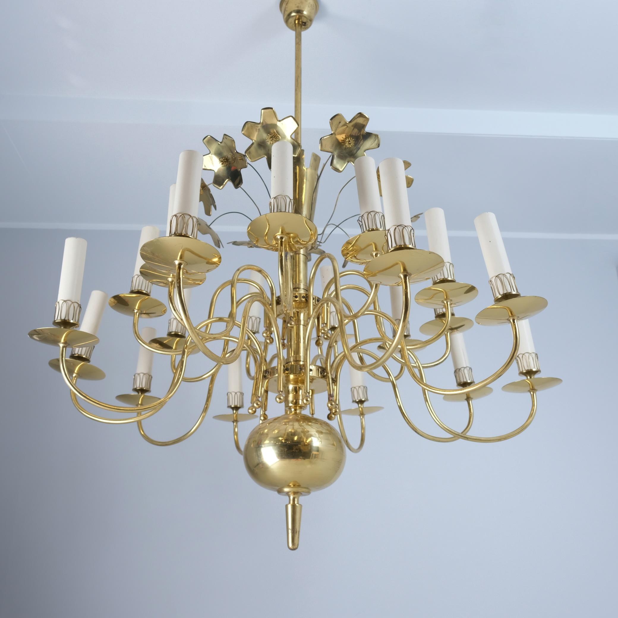 Barocco Lampada da soffitto monumentale in ottone in stile barocco di Paavo Tynell, Taito 1950s in vendita