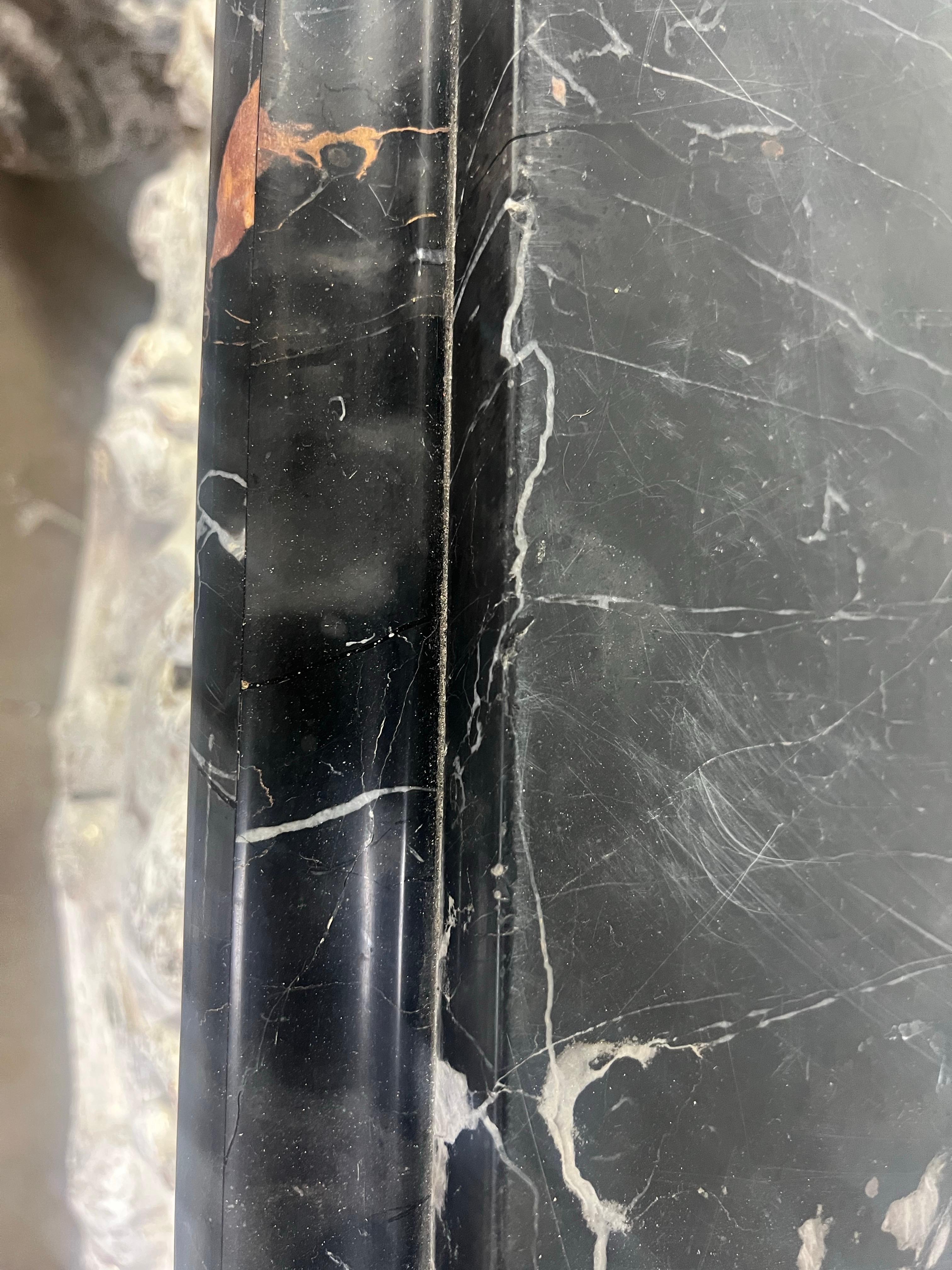 Monumentaler bemalter Couchtisch im Rokoko-Stil mit Marmorplatte im Angebot 5