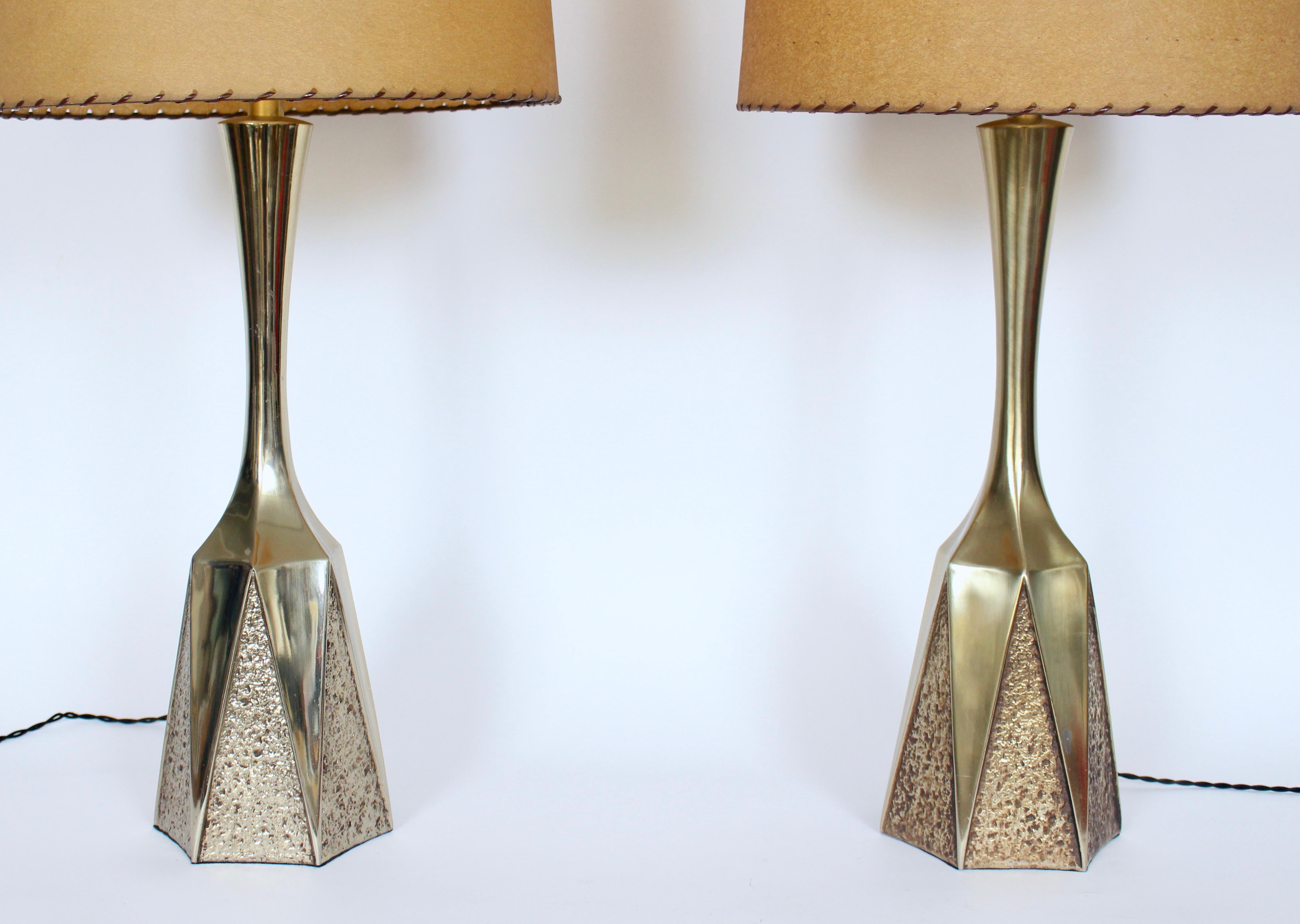 Monumental pair of Barr & Weiss for Laurel Lamp Co. Textured Brass Table Lamps In Good Condition For Sale In Bainbridge, NY