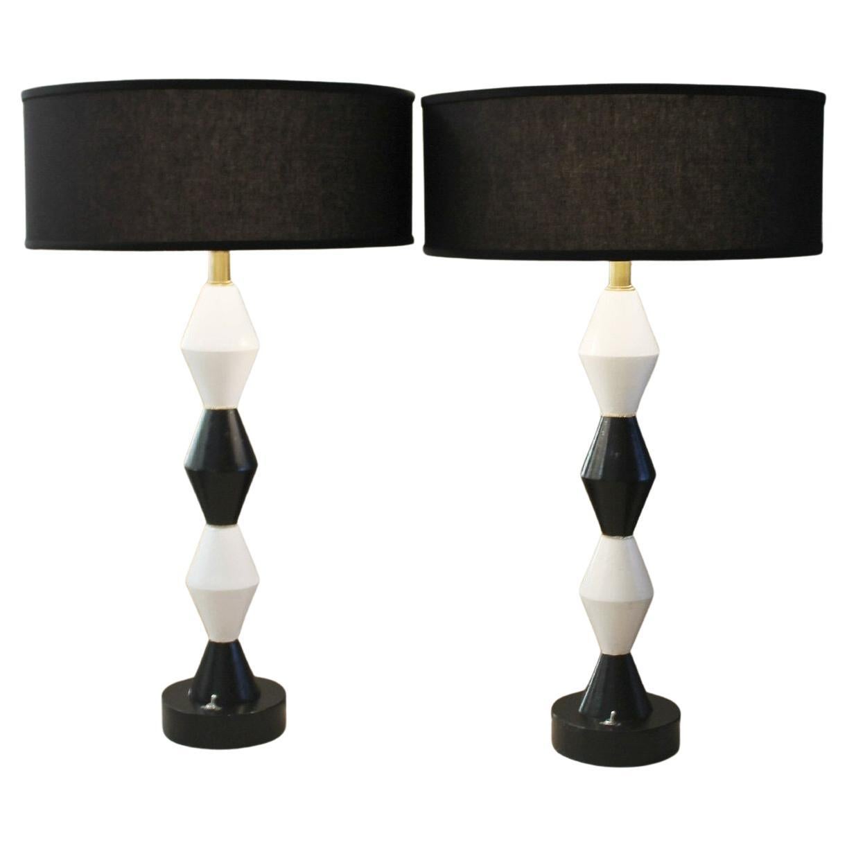 Une paire monumentale ! FREDERICK COOPER lampes décoratives Harlequin noires et blanches rares