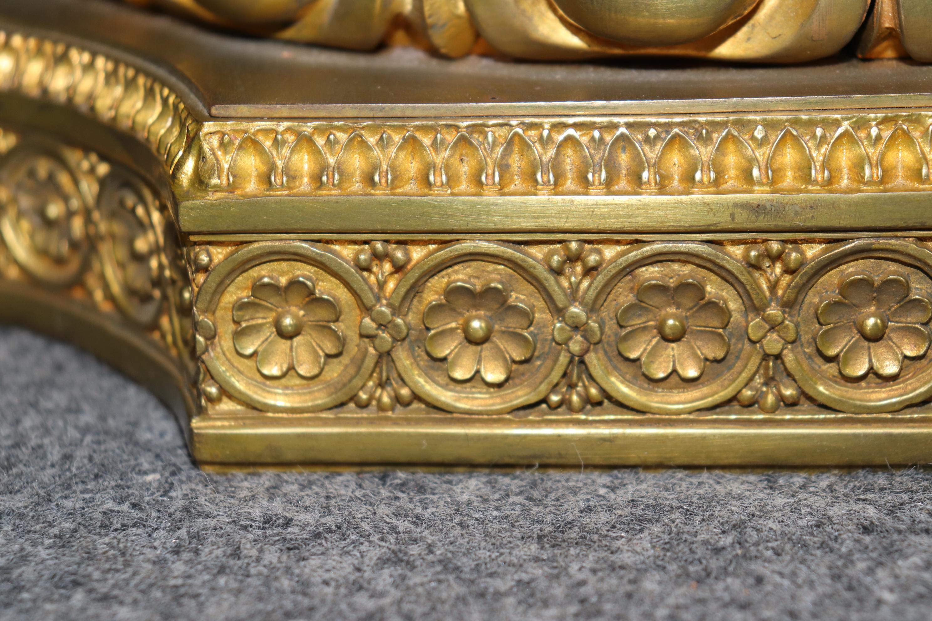 Monumentales Paar Gold Dore' Figural Maidenblaues Porzellan Sevres zugeschrieben Urnen, Monumentales Paar 8
