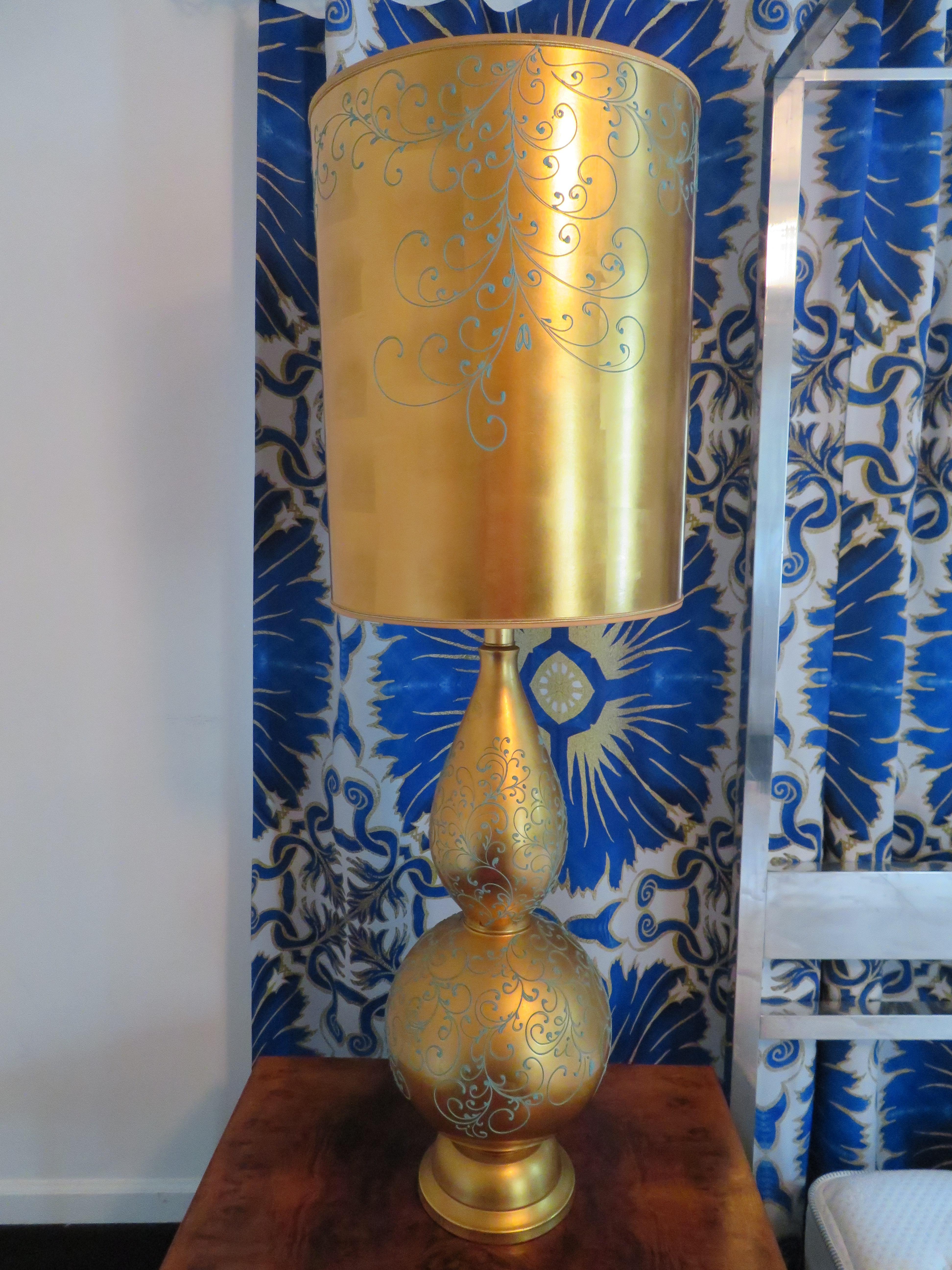 Monumental Pair of Gold Leaf Gourd Shaped Hollywood Regency Modern Lamps For Sale 4