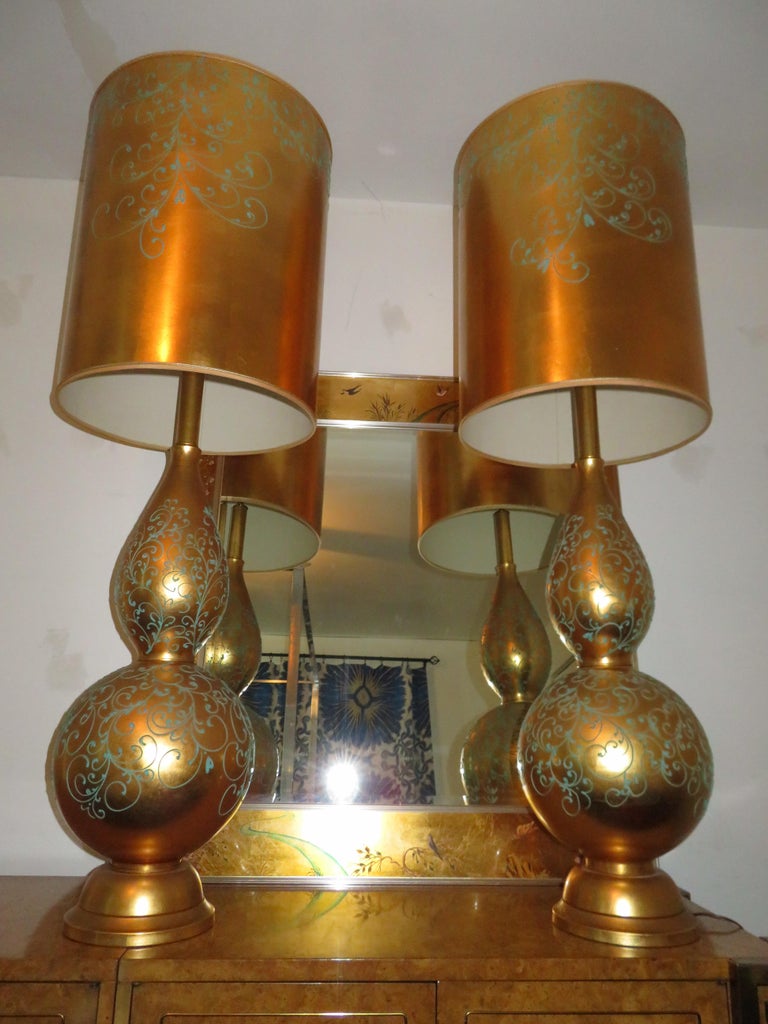 Monumental Pair of Gold Leaf Gourd Shaped Hollywood Regency Modern Lamps For Sale 7