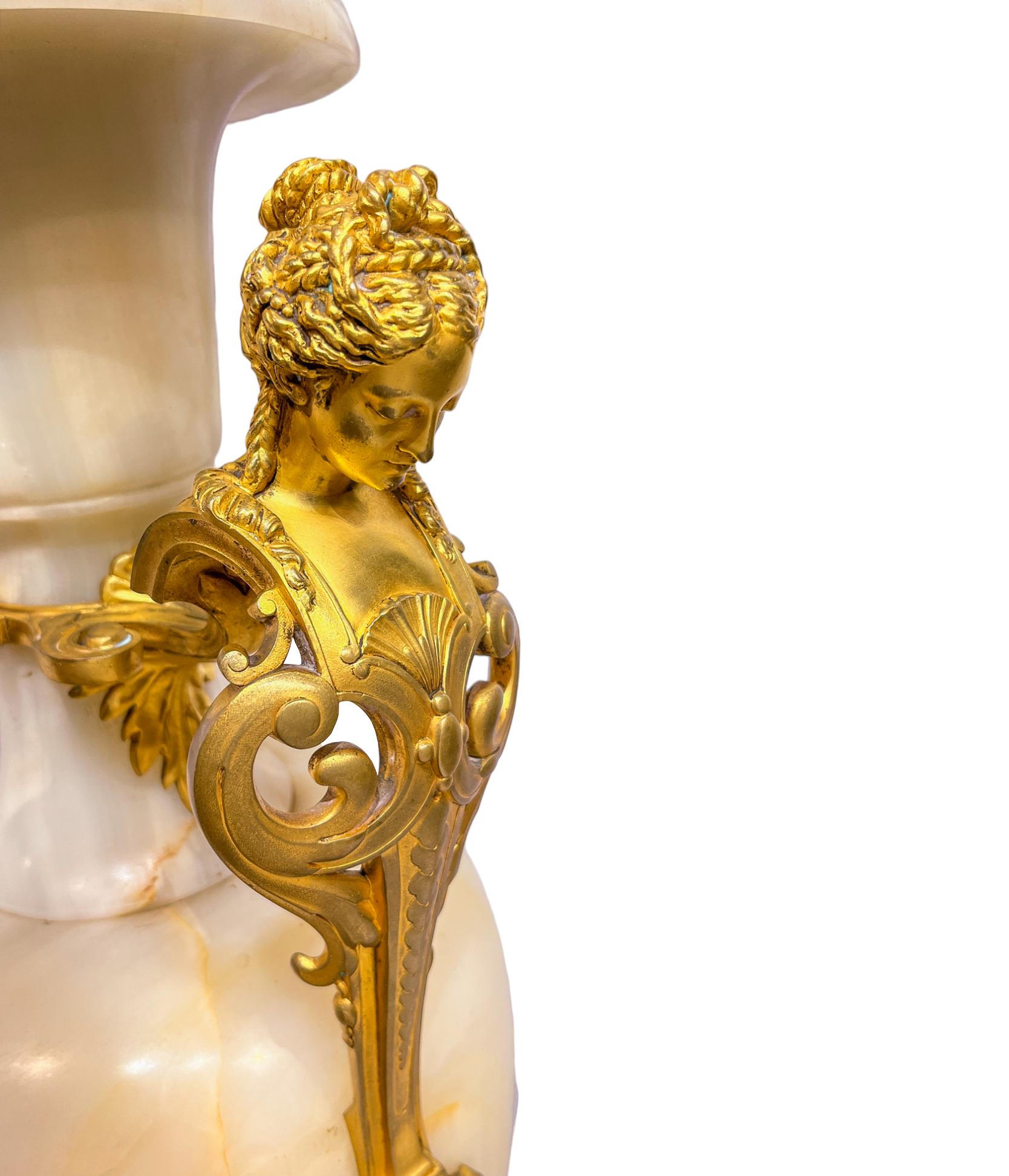 Français Paire monumentale de candélabres Napoléon III en bronze en vente