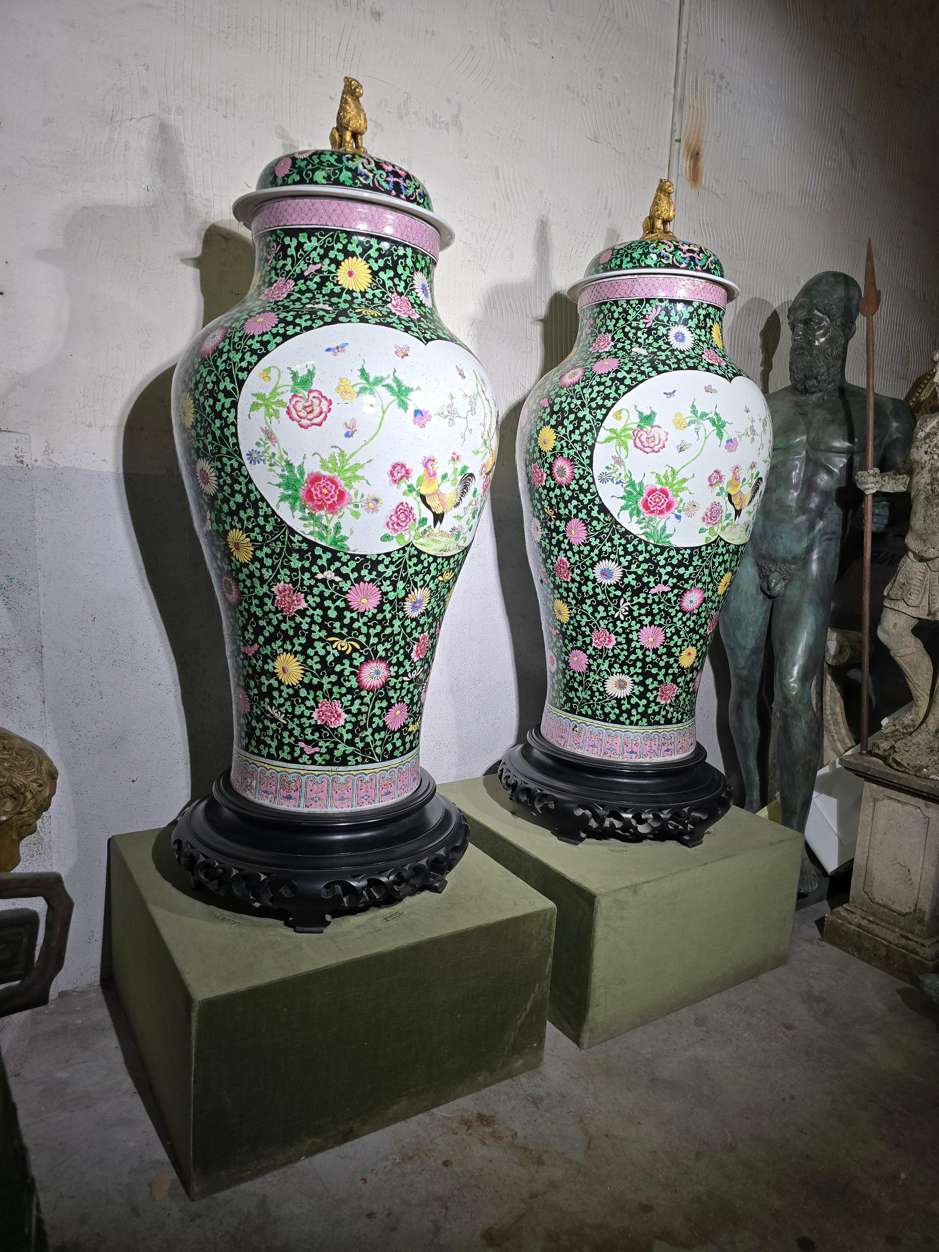 Monumentales Paar Samson Famille Verte Porzellanvasen des 19. Jahrhunderts - 190 cm Ta im Angebot 8
