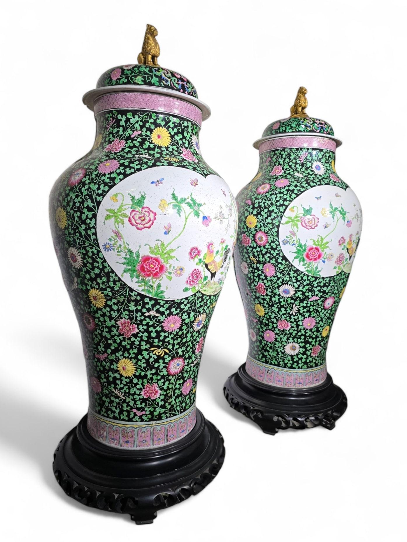 Monumentales Paar Samson Famille Verte Porzellanvasen des 19. Jahrhunderts - 190 cm Ta im Angebot 15