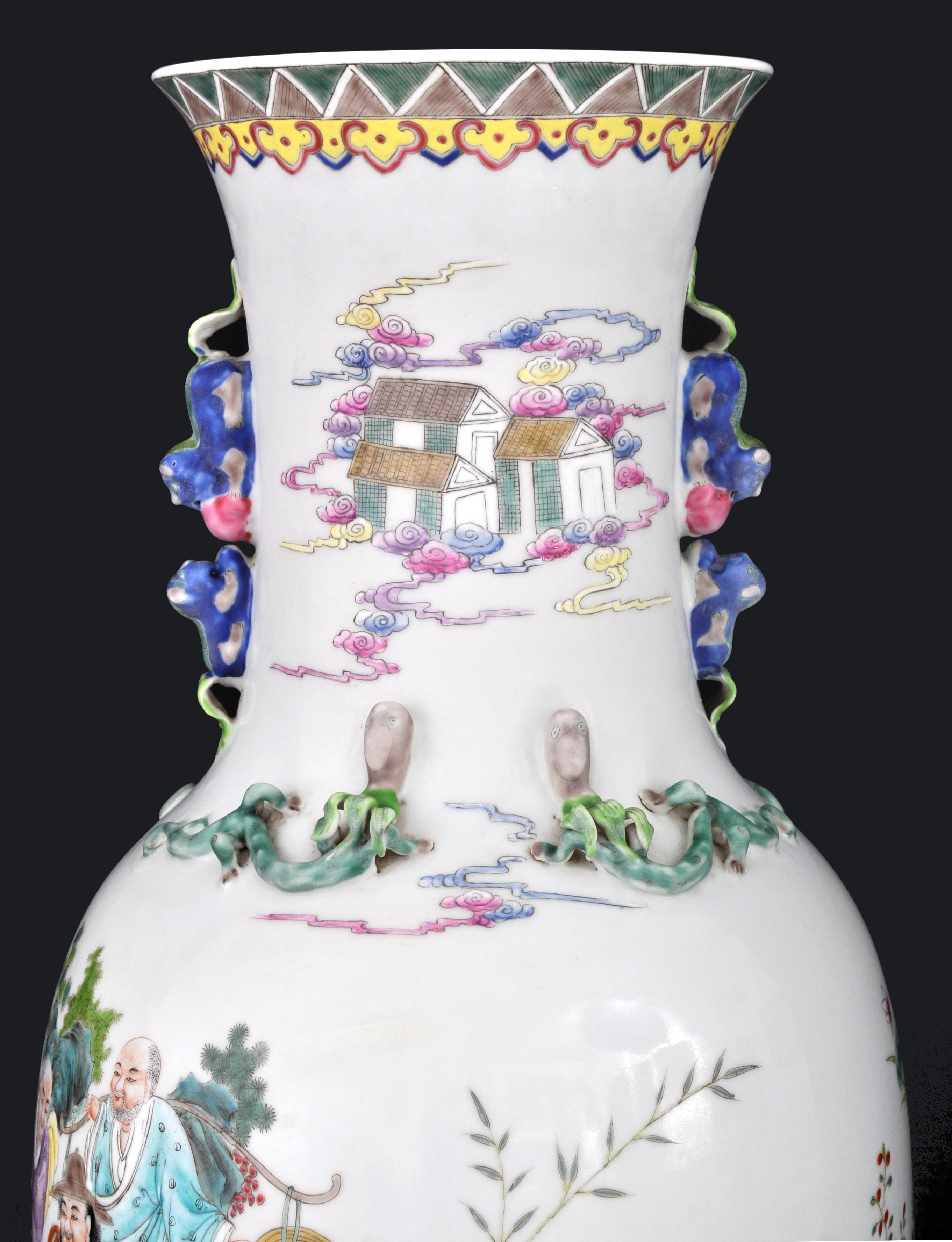 Monumentales Paar antiker chinesischer Famille Rose Porzellanvasen aus der Qing-Dynastie im Angebot 6